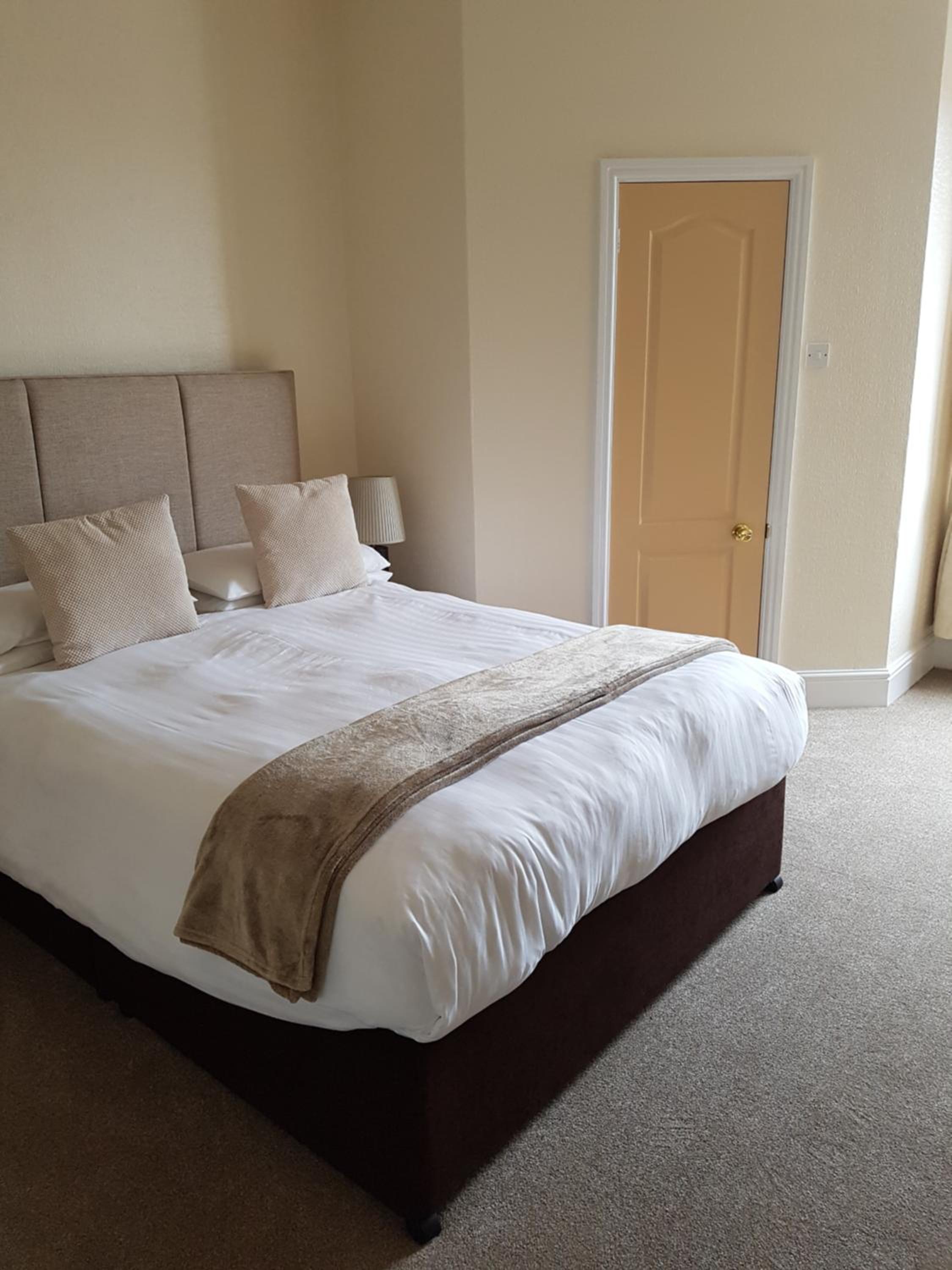 Standard King Room photo 2