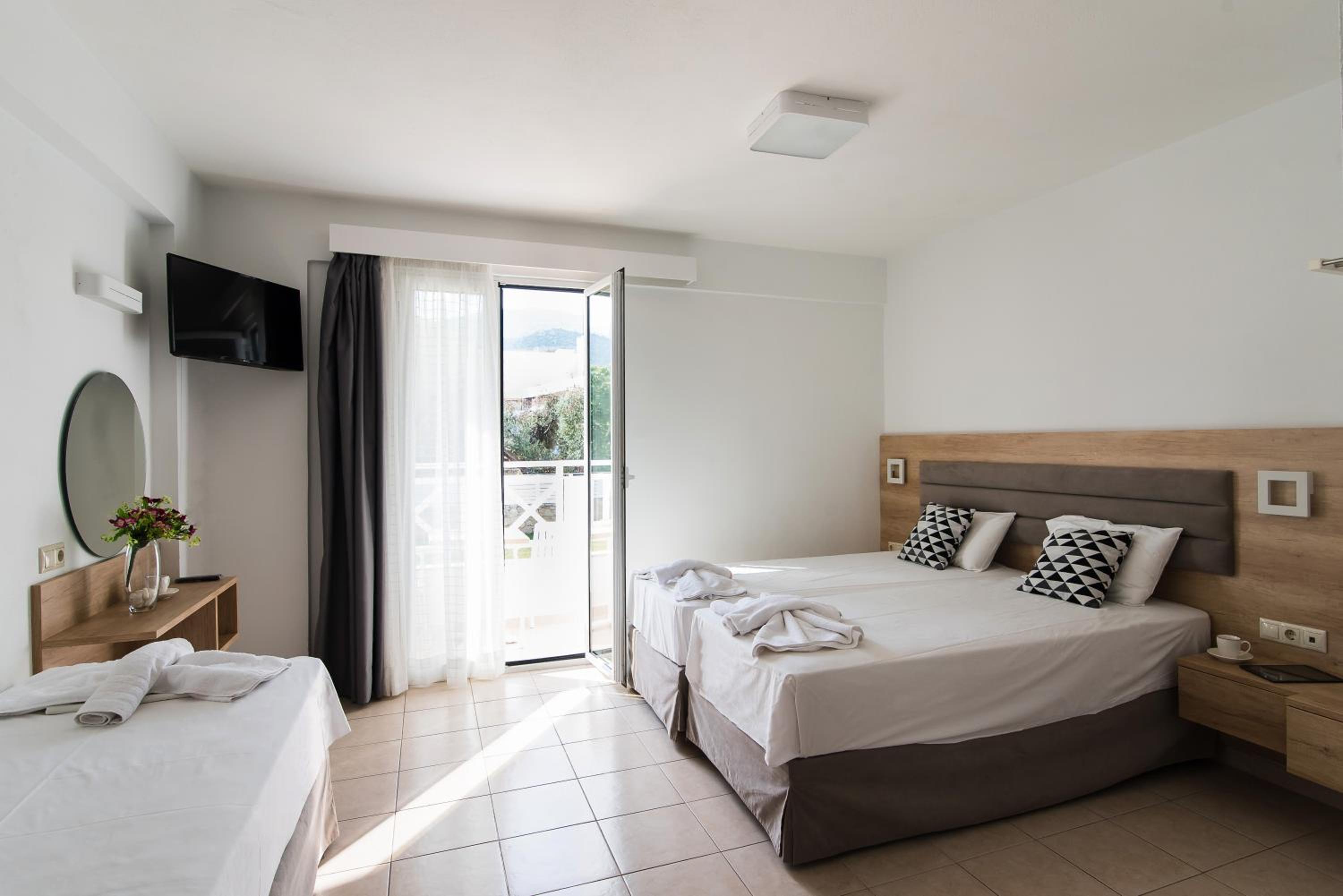 Superior Triple Studio with Garden View photo 1