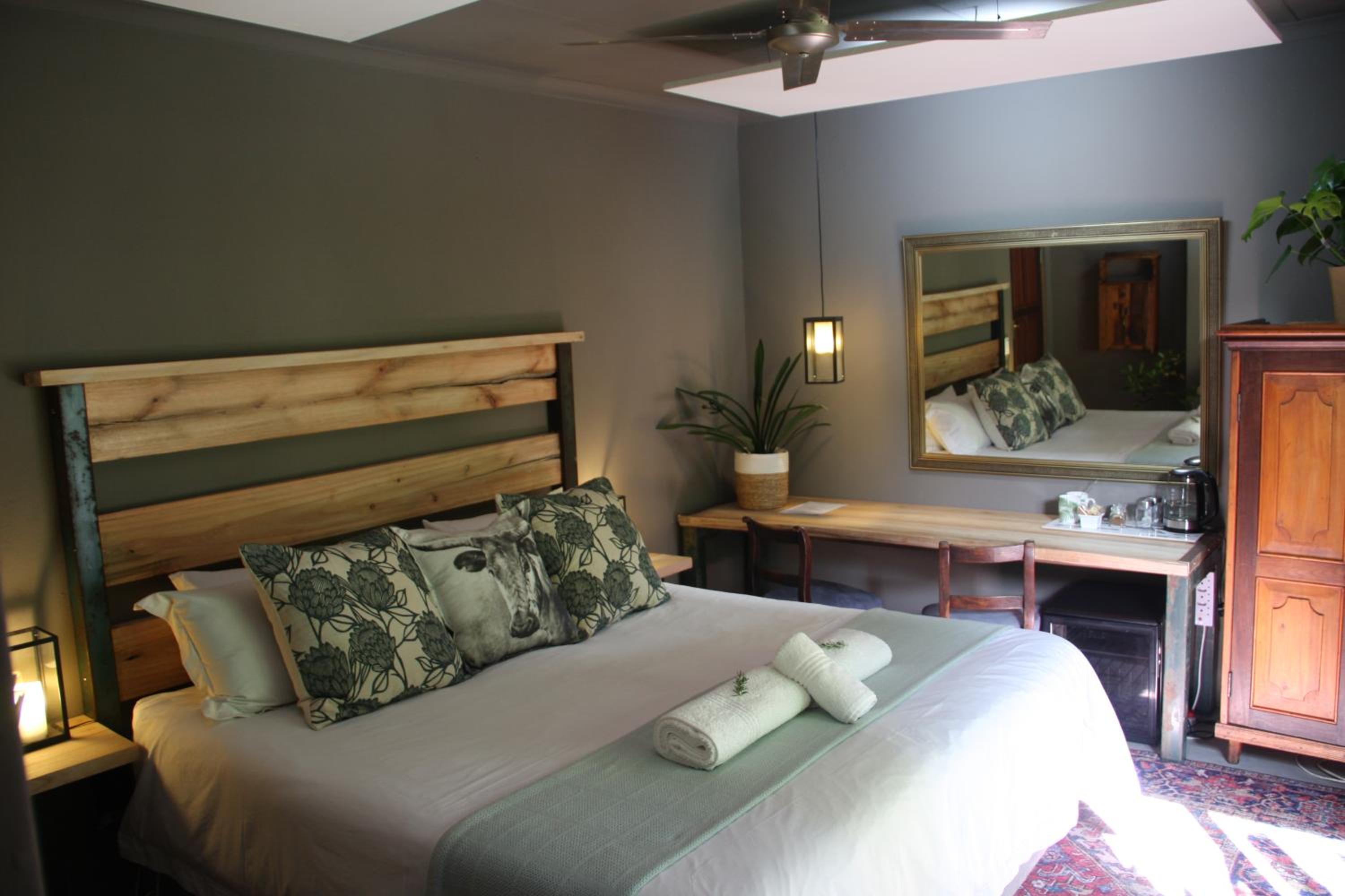Executive King Room - Photo 8
