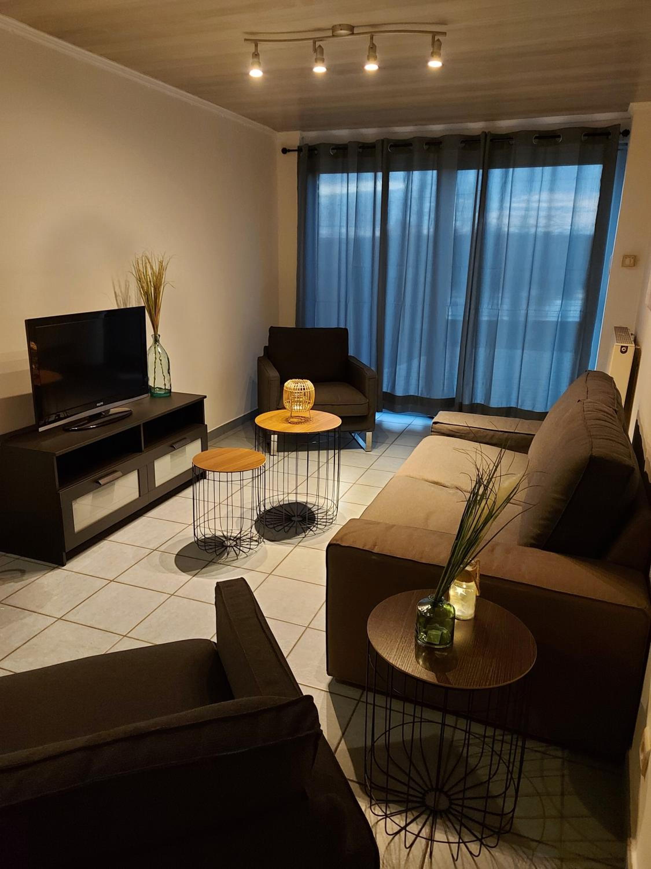 One-Bedroom Apartment photo 1