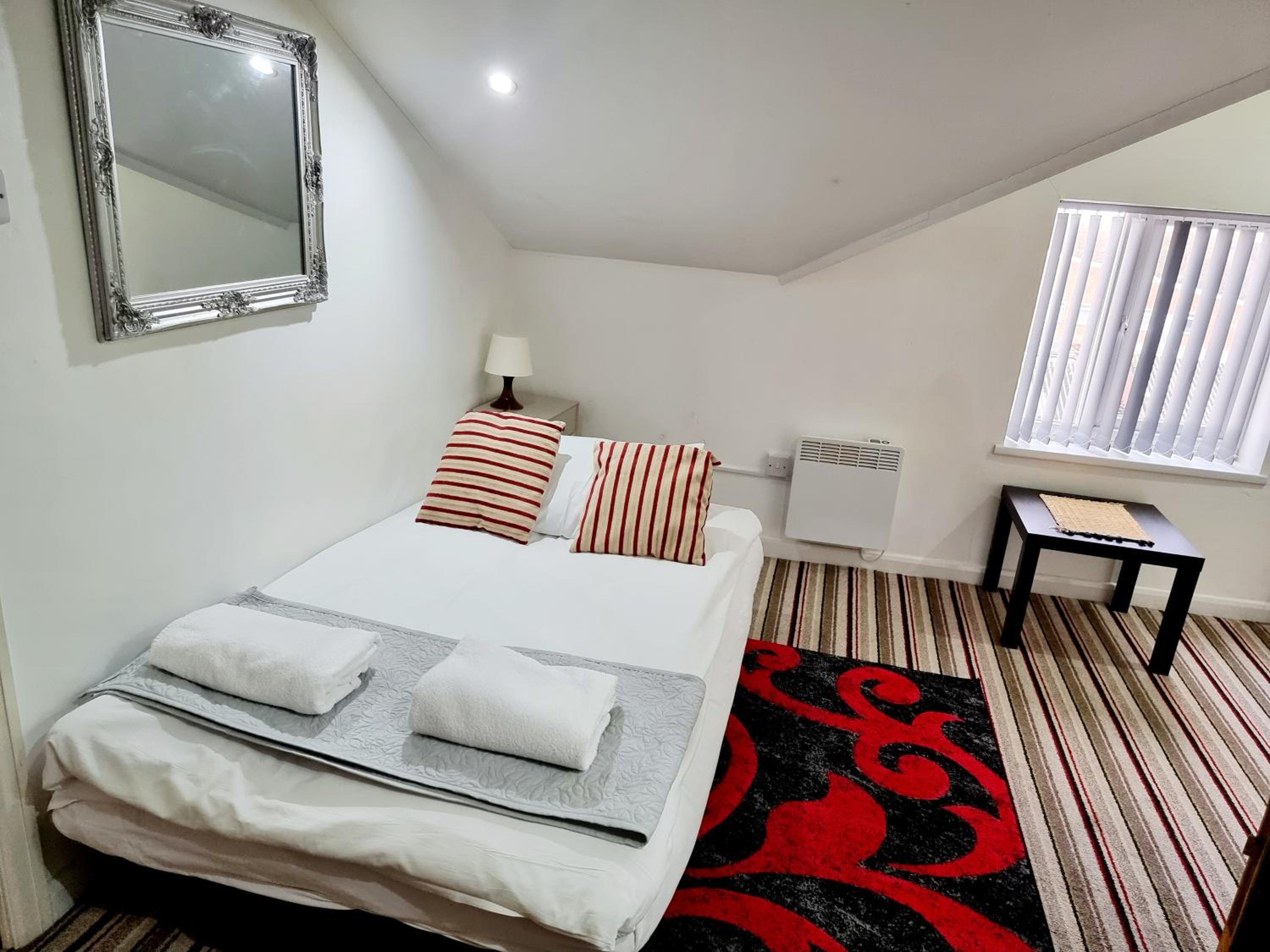 One-Bedroom Apartment - Photo 1