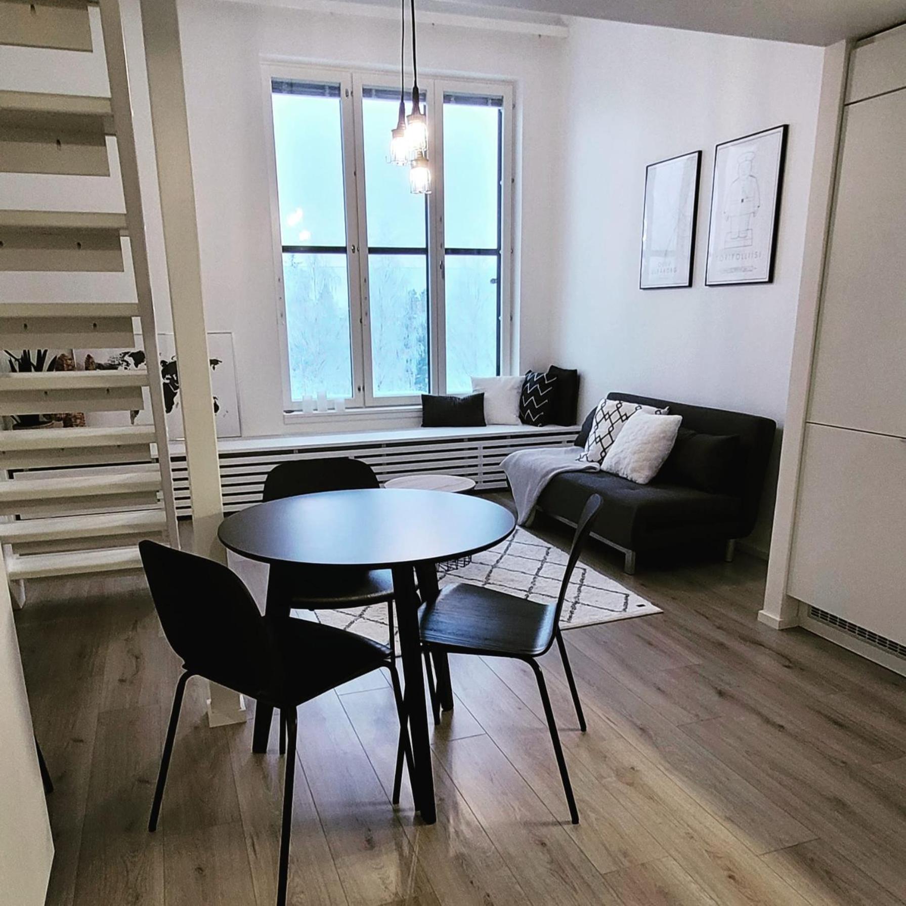 One-Bedroom Apartment - Photo 1