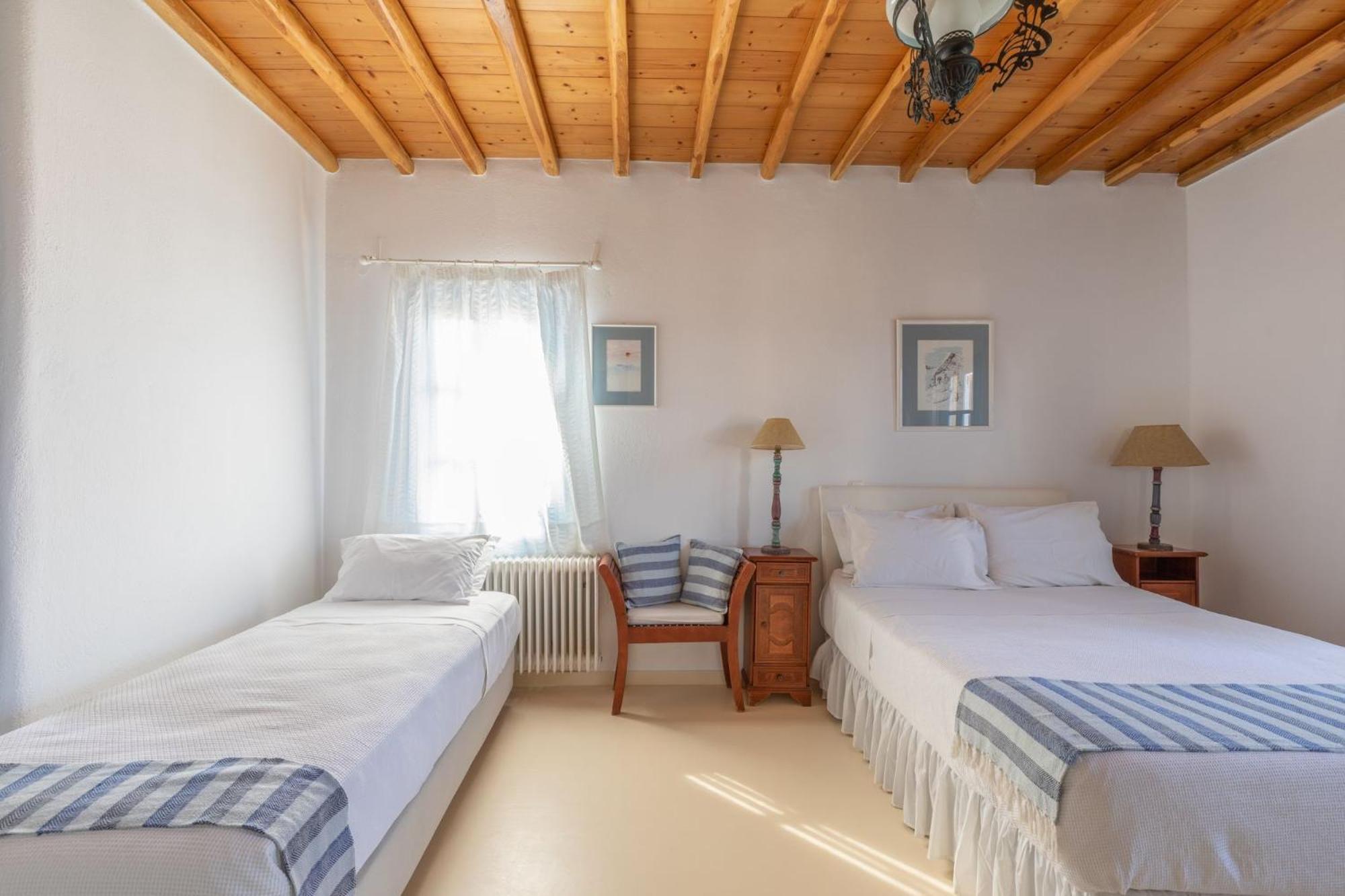 Deluxe Triple with Sea View - Sharing Balcony photo 2