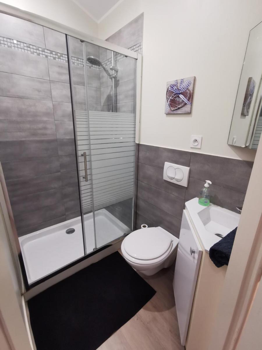 Studio Apartment photo 2