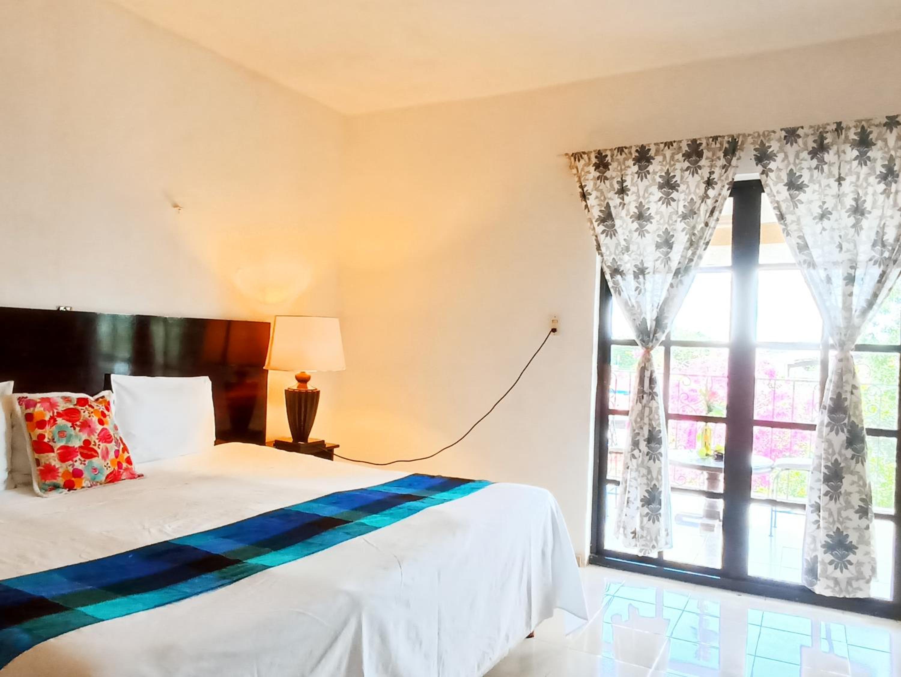 King Room with Balcony photo 1