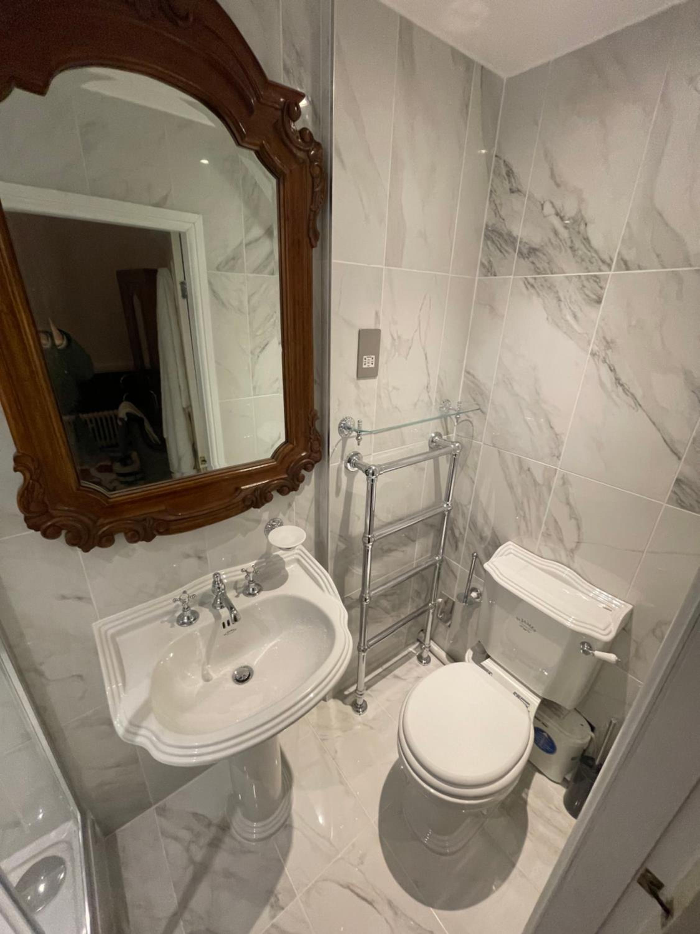 Classic Double Room with Shower - Photo 11