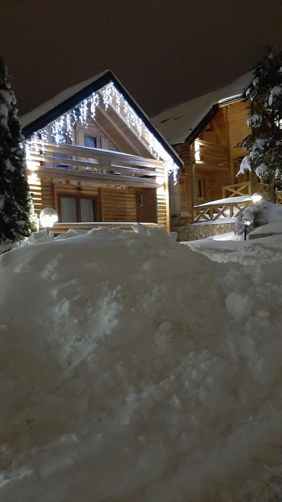 Three-Bedroom Chalet with Terrace photo 2