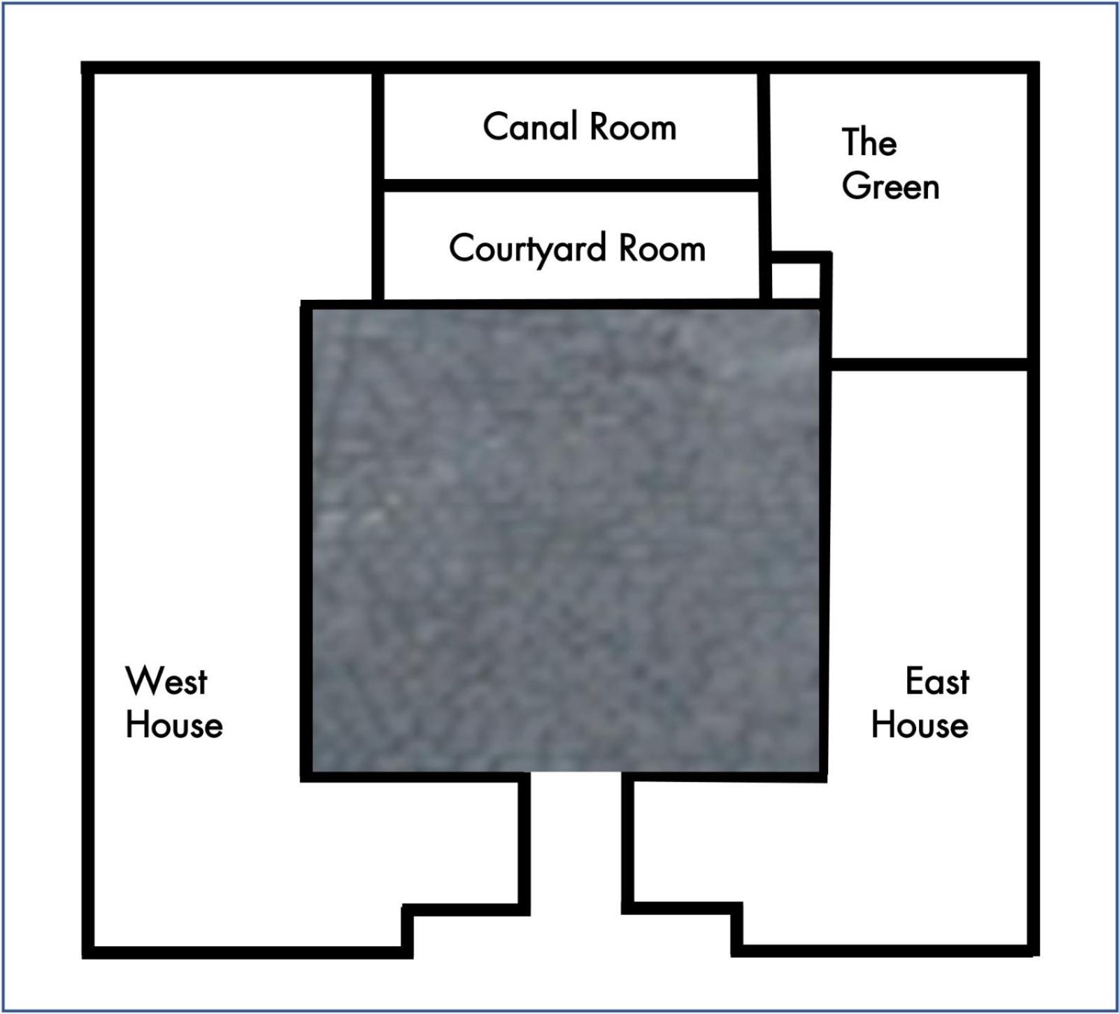 Four-Bedroom House photo 3
