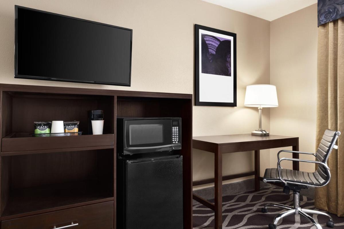 Suite with Two Queen Beds - Non-Smoking