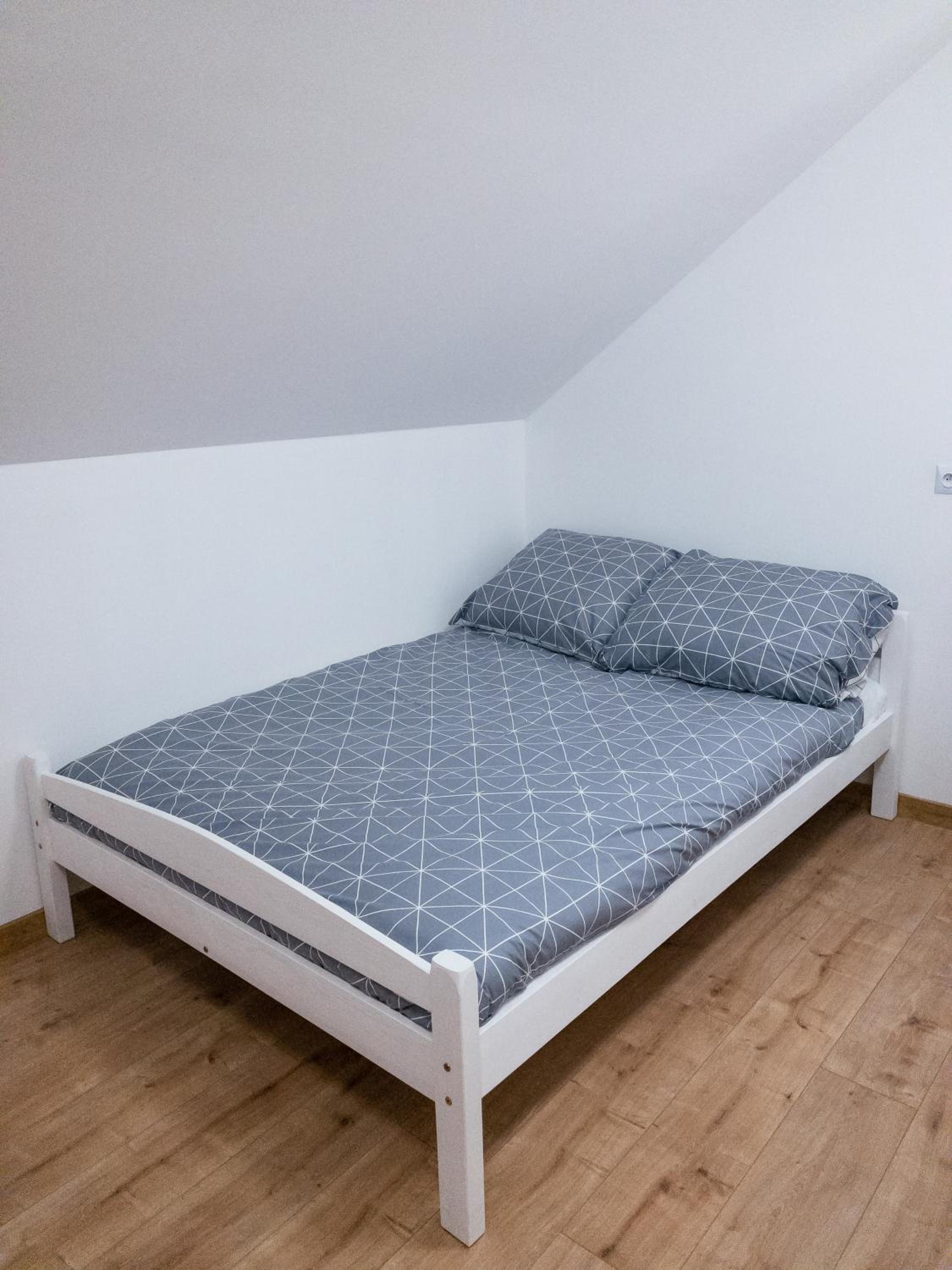Triple Room with Bathroom - Photo 5