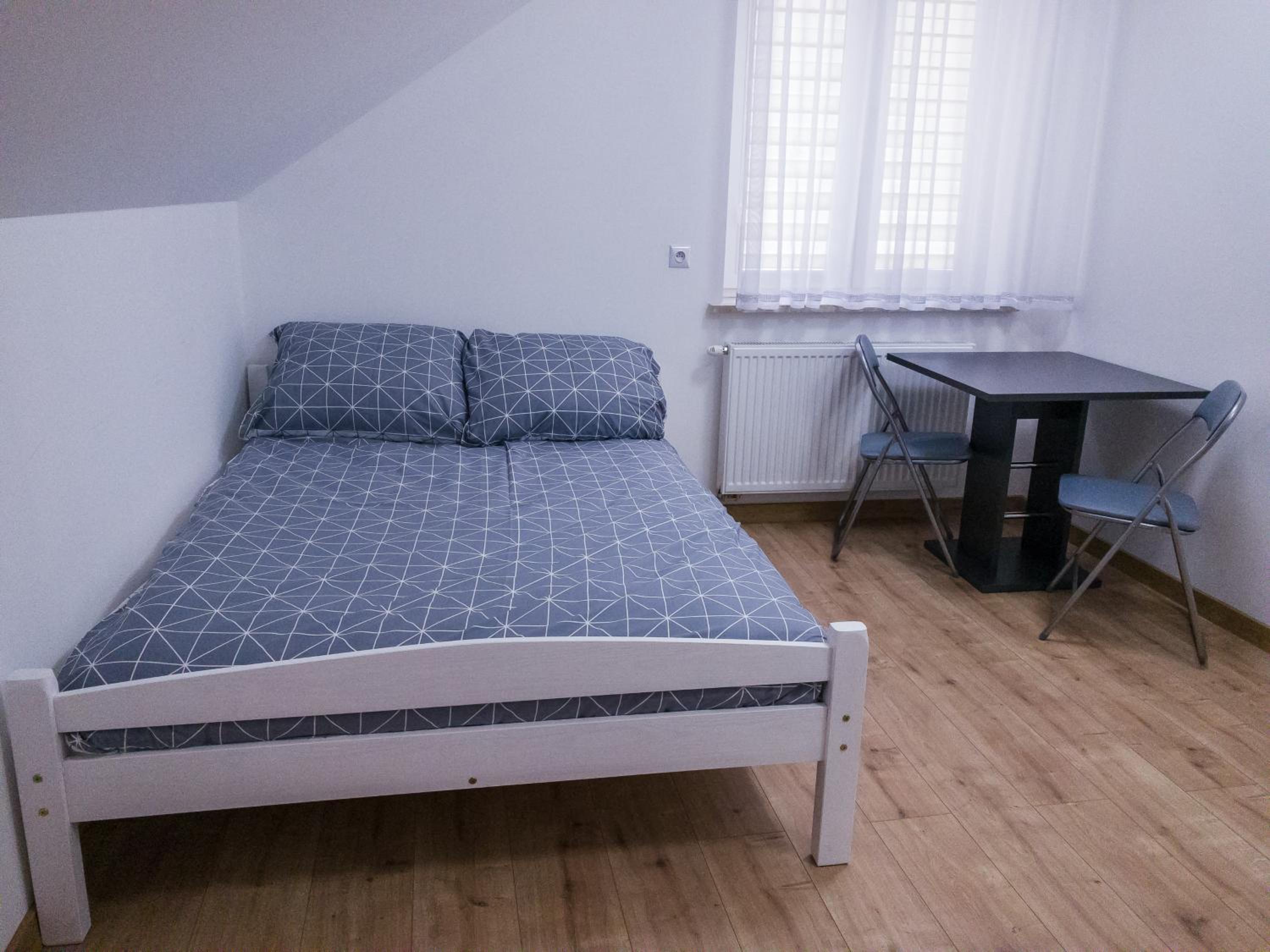 Triple Room with Bathroom - Photo 4