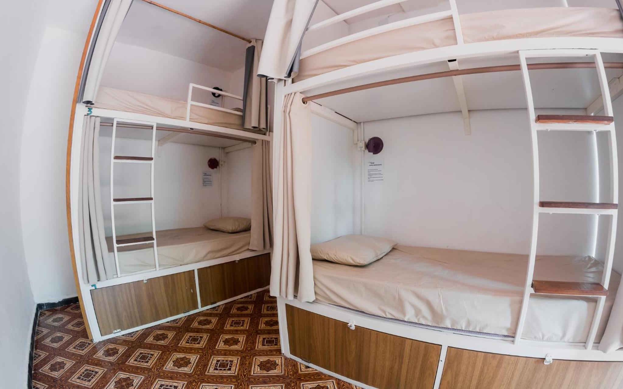 Bed in 4-Bed Mixed Dormitory Room photo 2