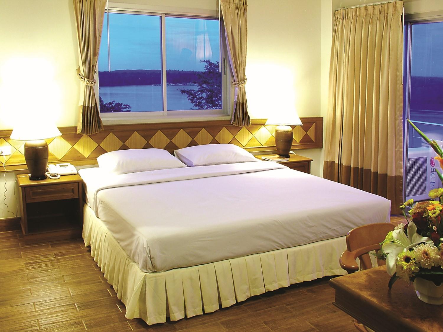 Double Room with Balcony and Sea View - Photo 3