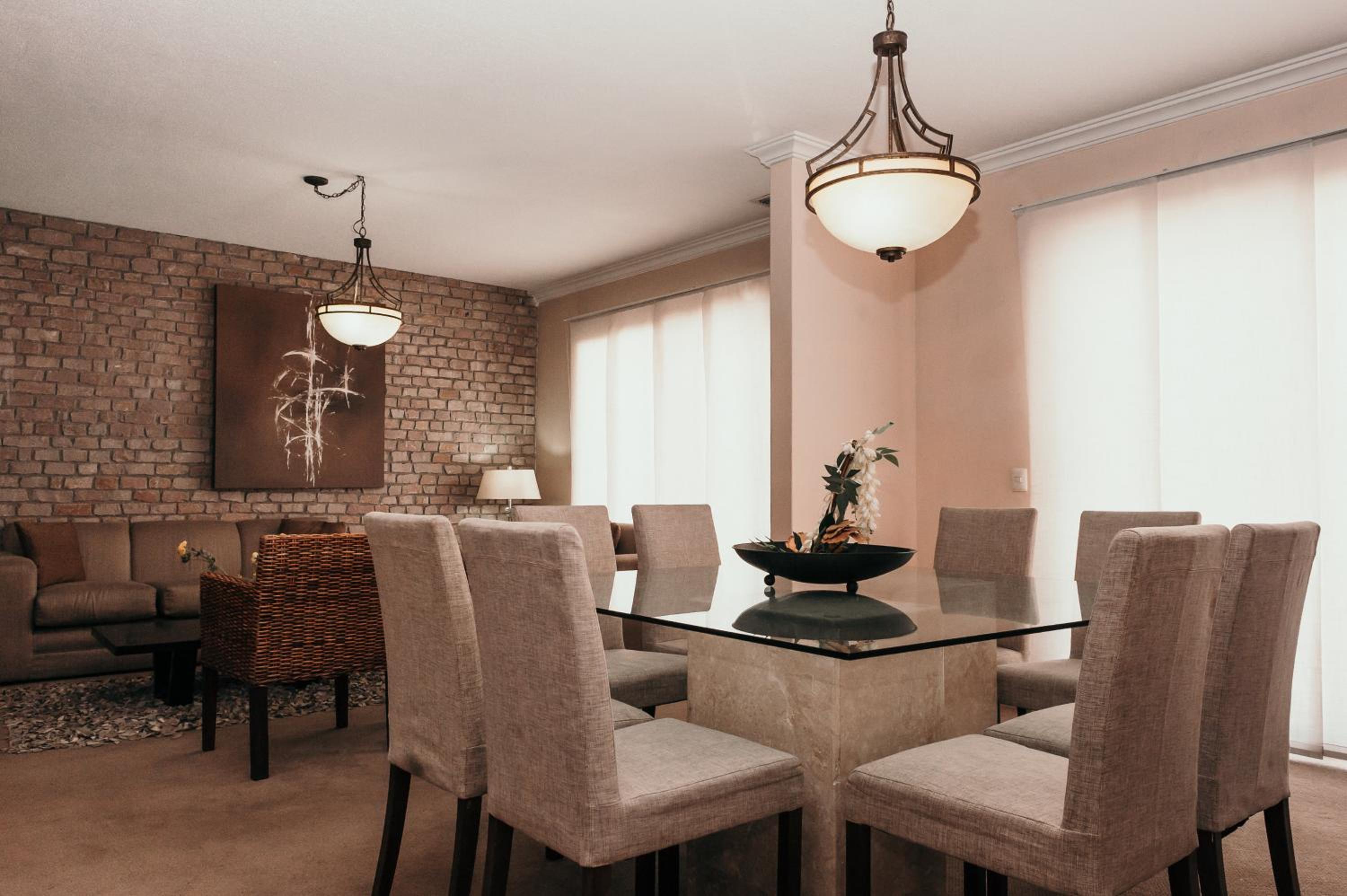 Two-Bedroom Suite with One Queen and Two Double Beds - Non-Smoking - Photo 4