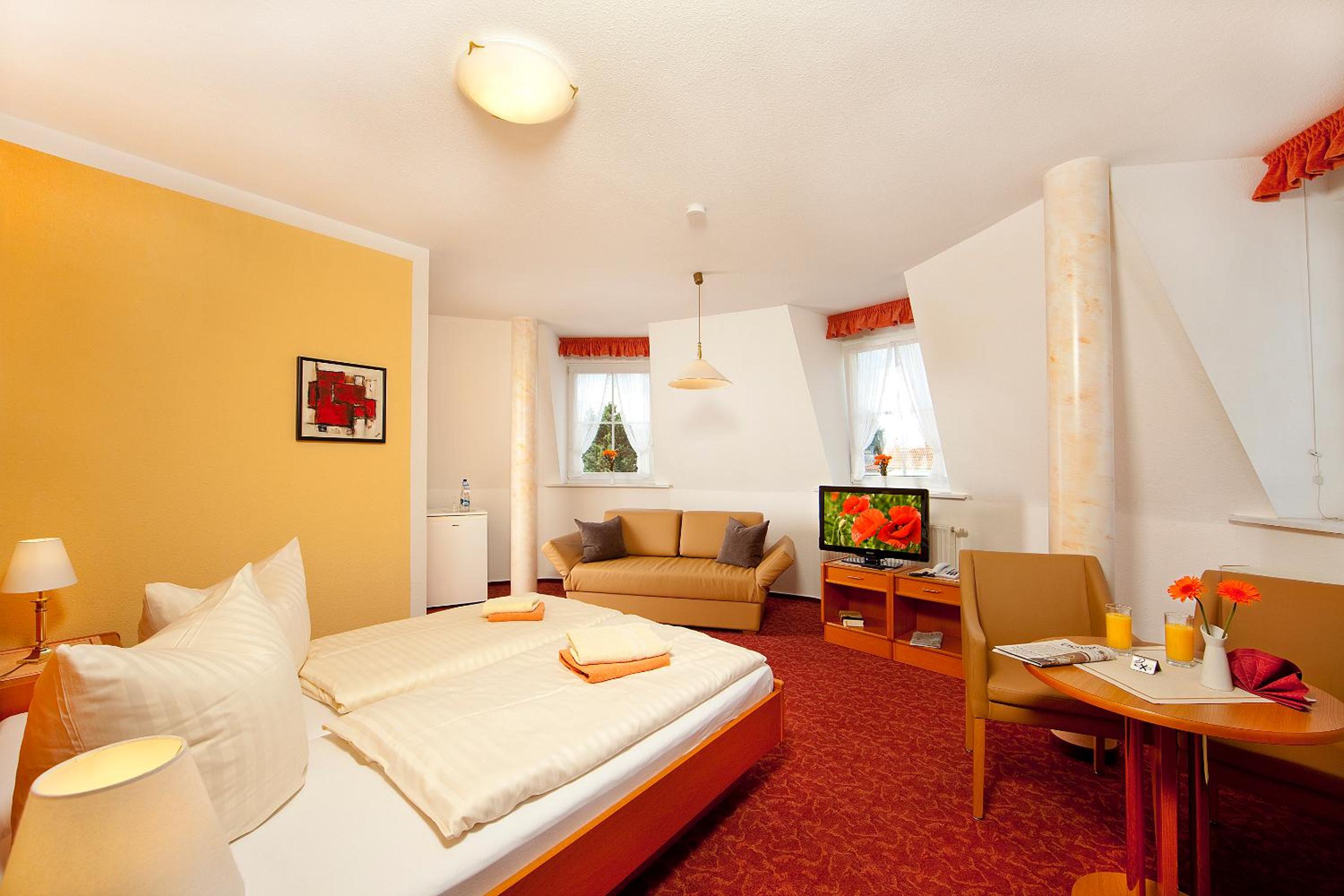 Double Room with Extra Bed photo 2