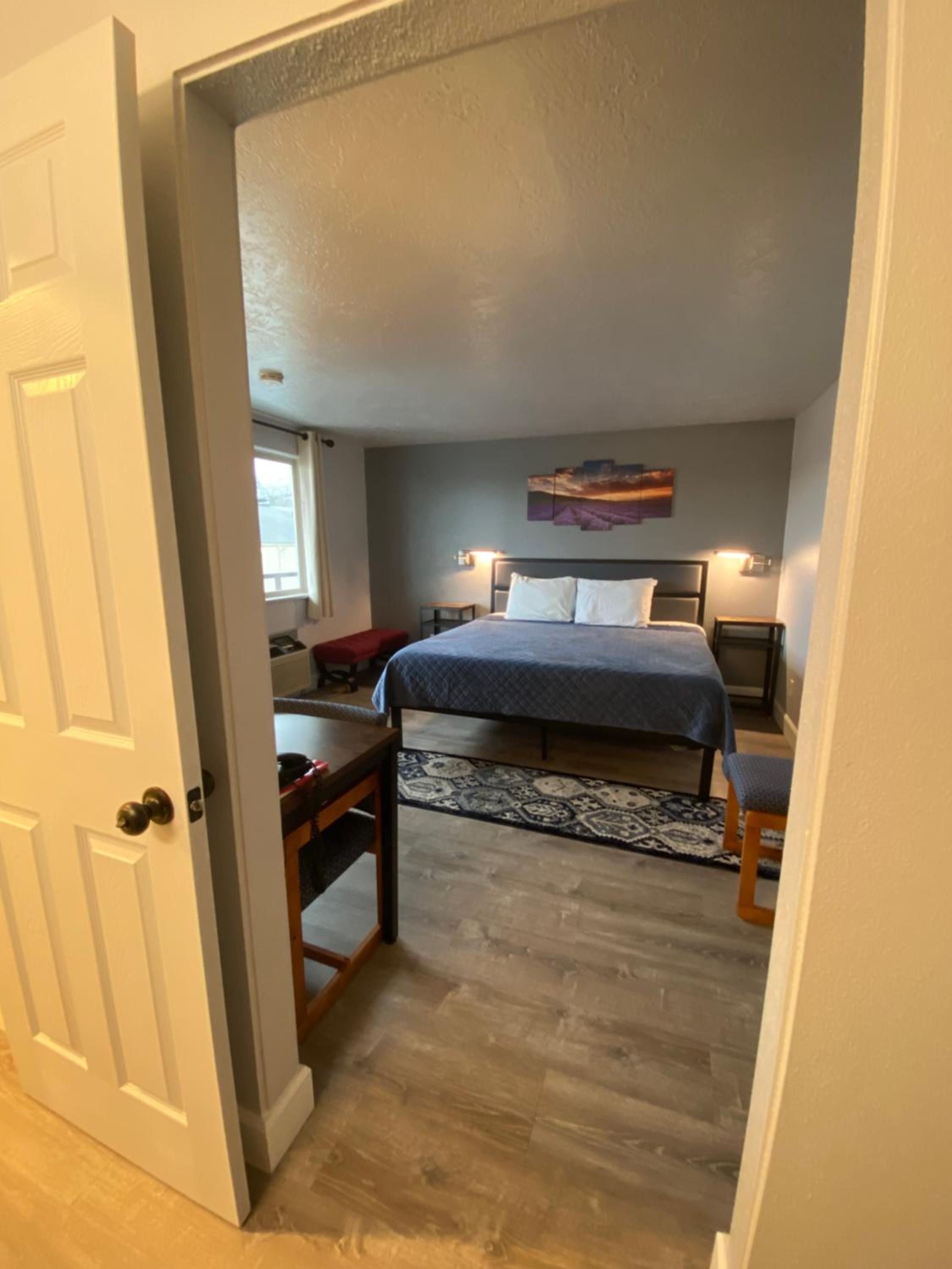 Standard King Room photo 1
