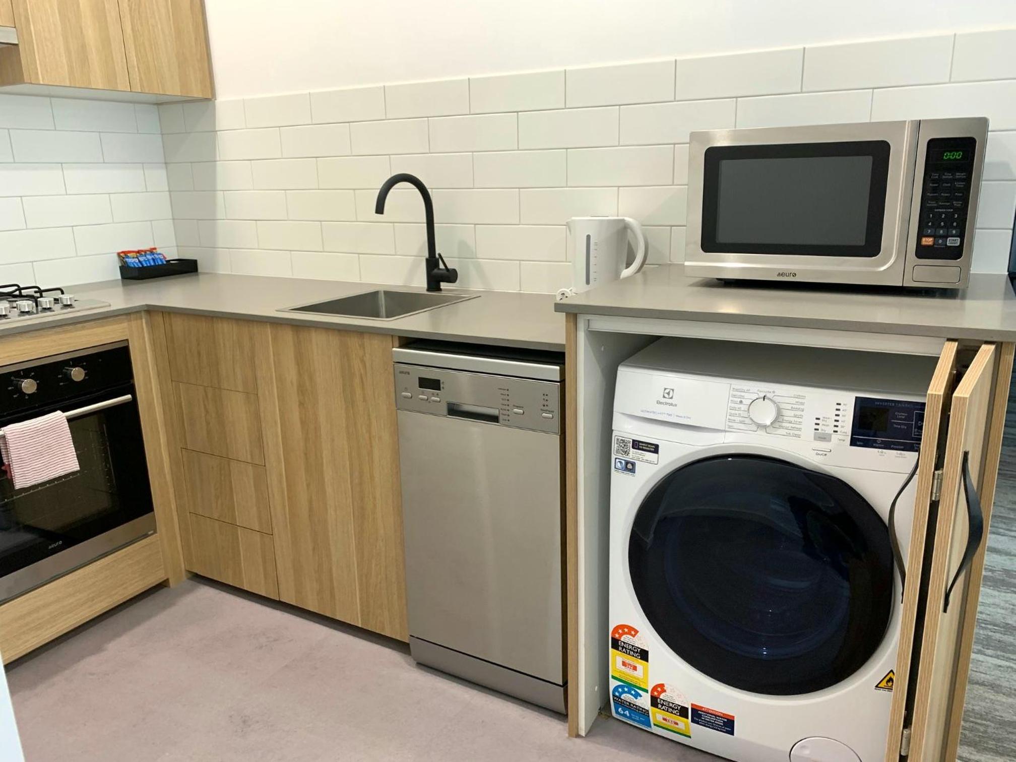 Deluxe 1B Apartment - No Elevator - Non Pet Friendly - Photo 4