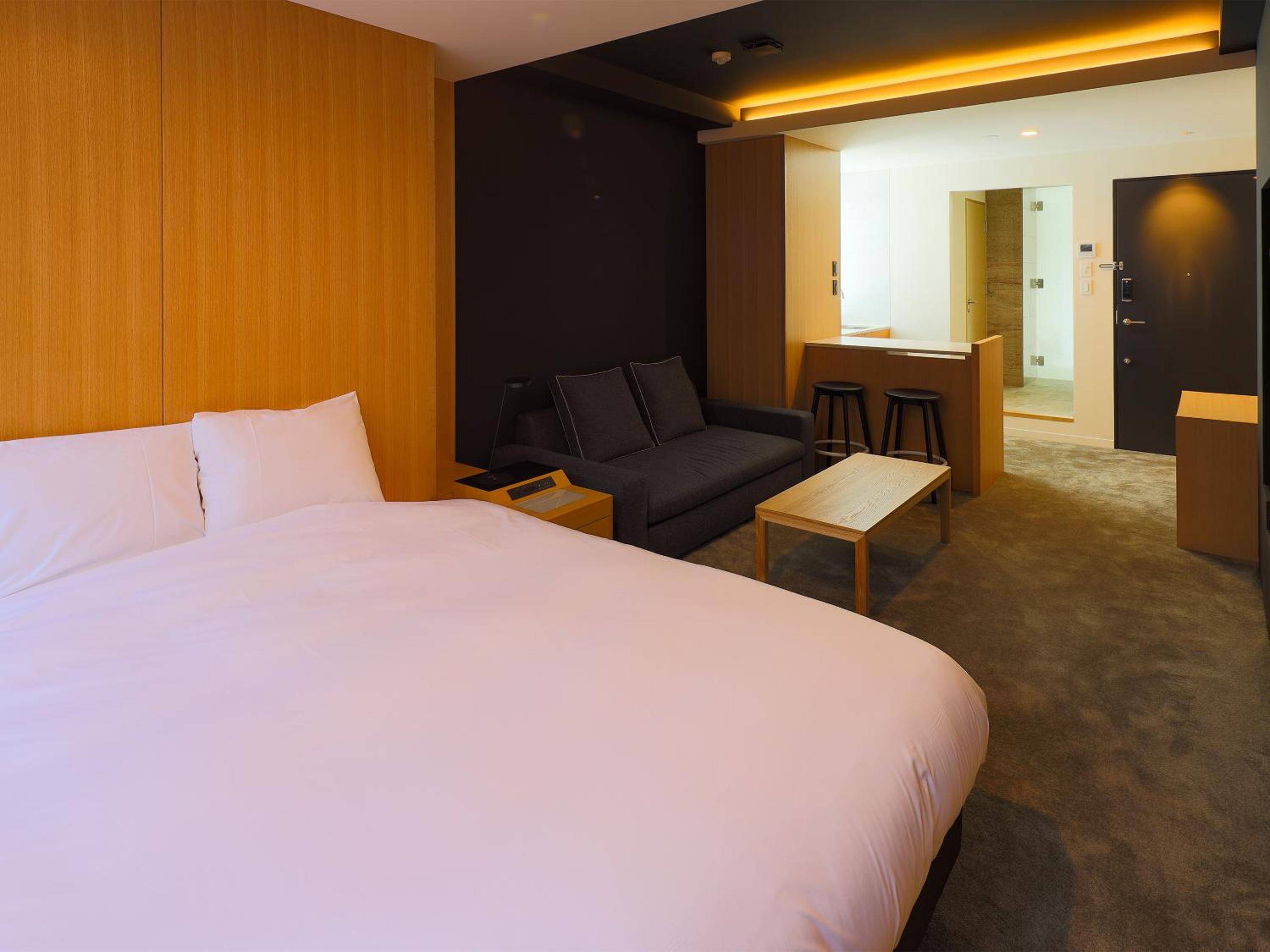 Deluxe King Room - Photo 1