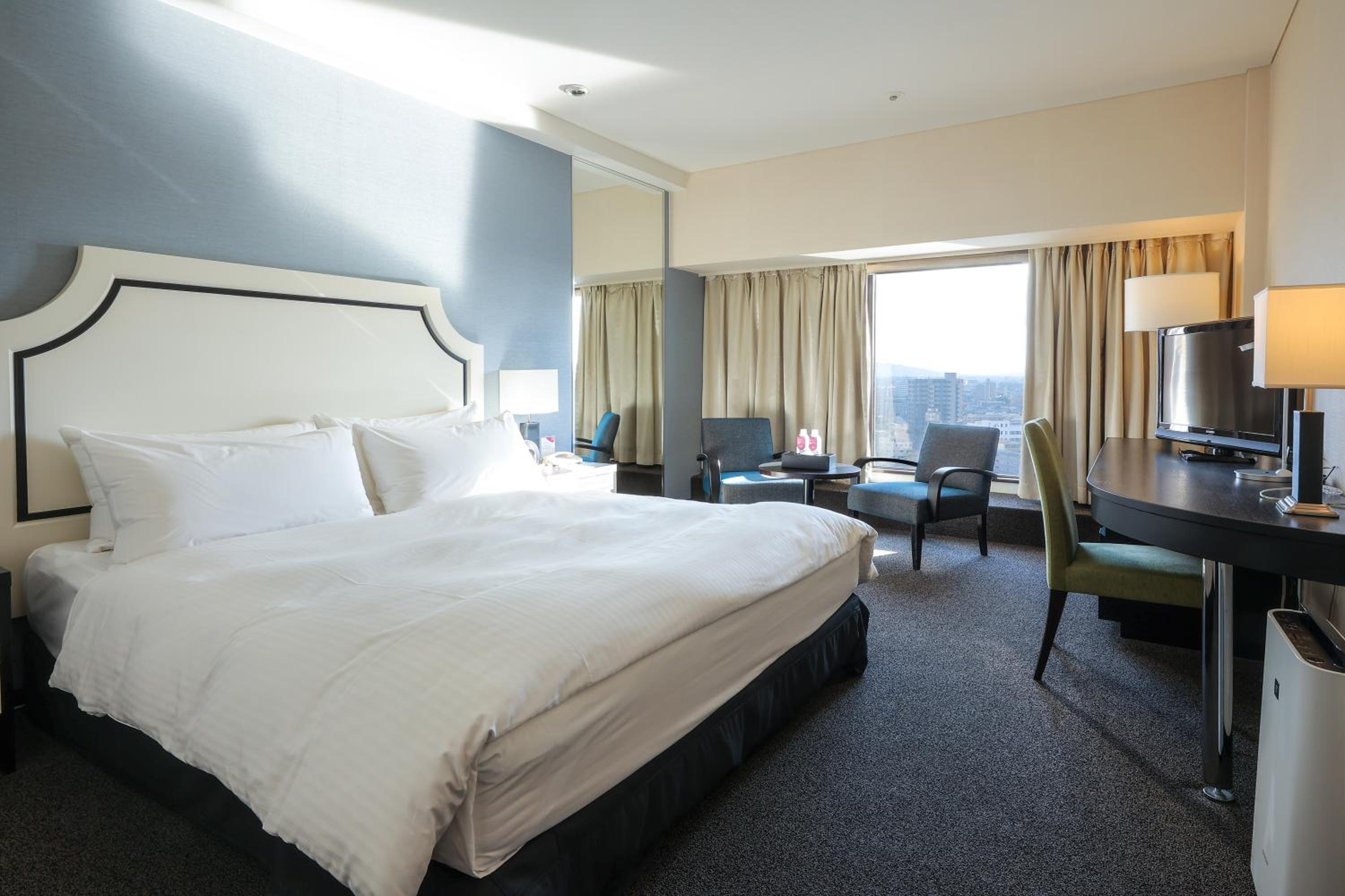 King Room - High Floor/Non-Smoking - Photo 1