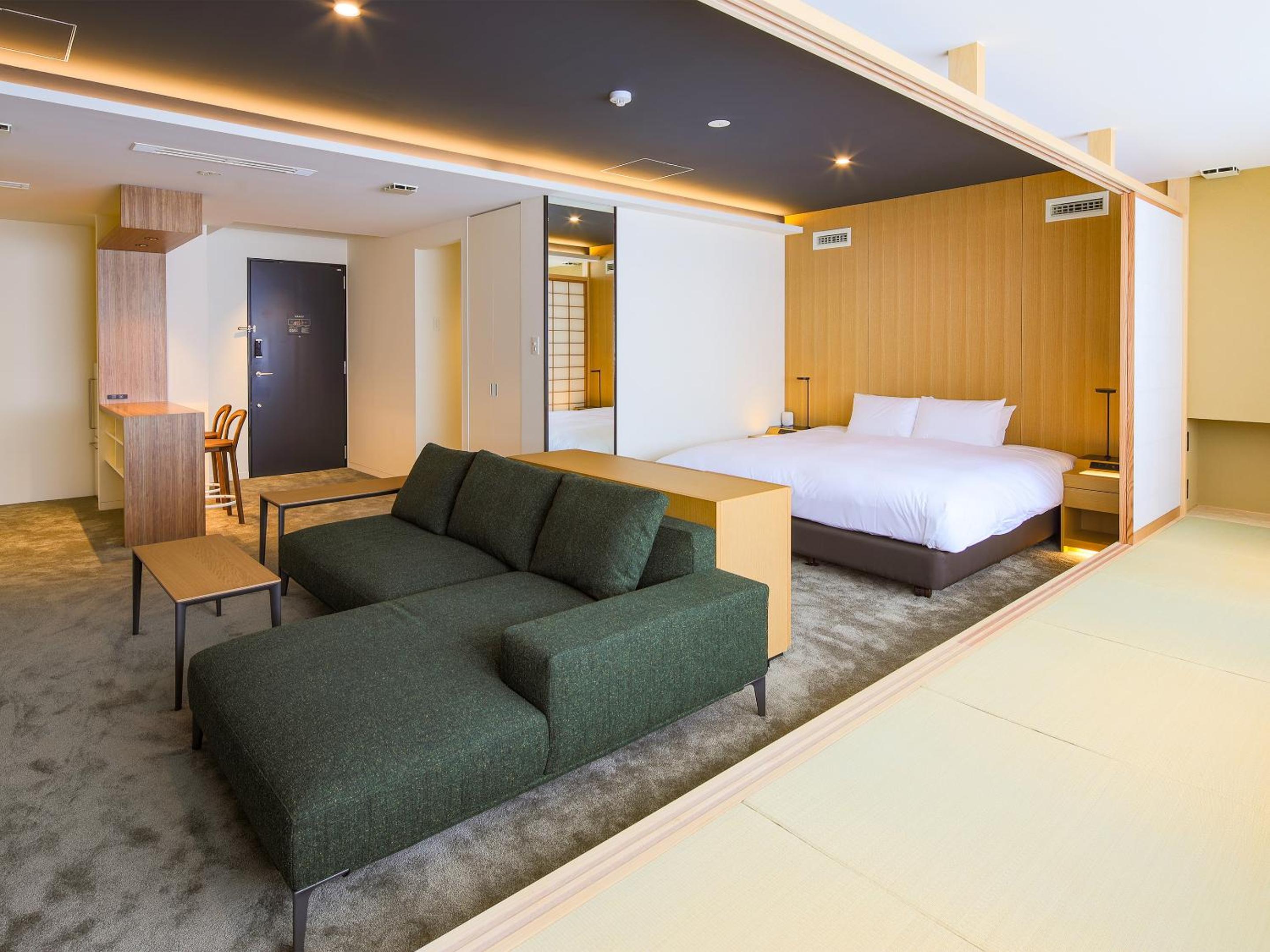 King Suite - Photo 5