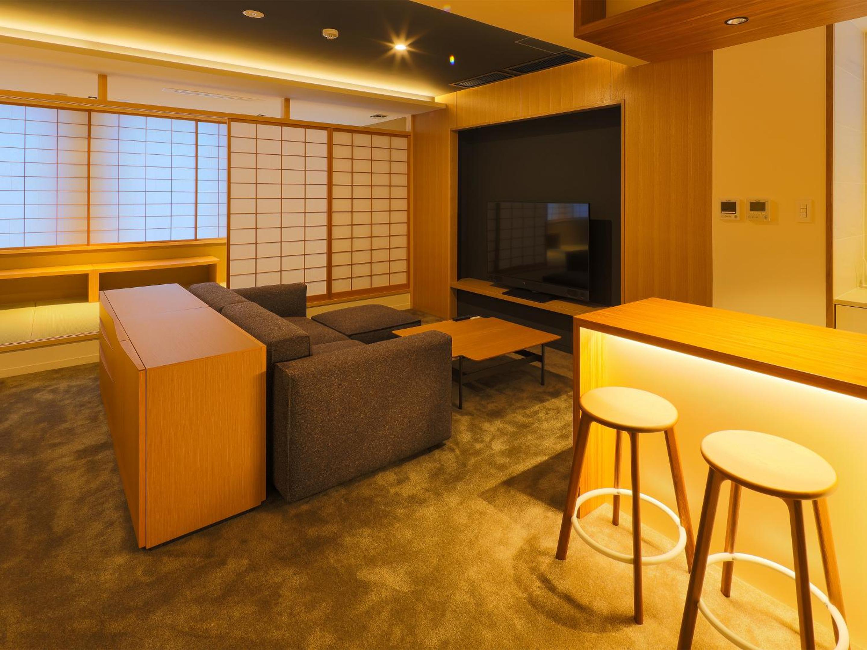 Suite - Photo 7