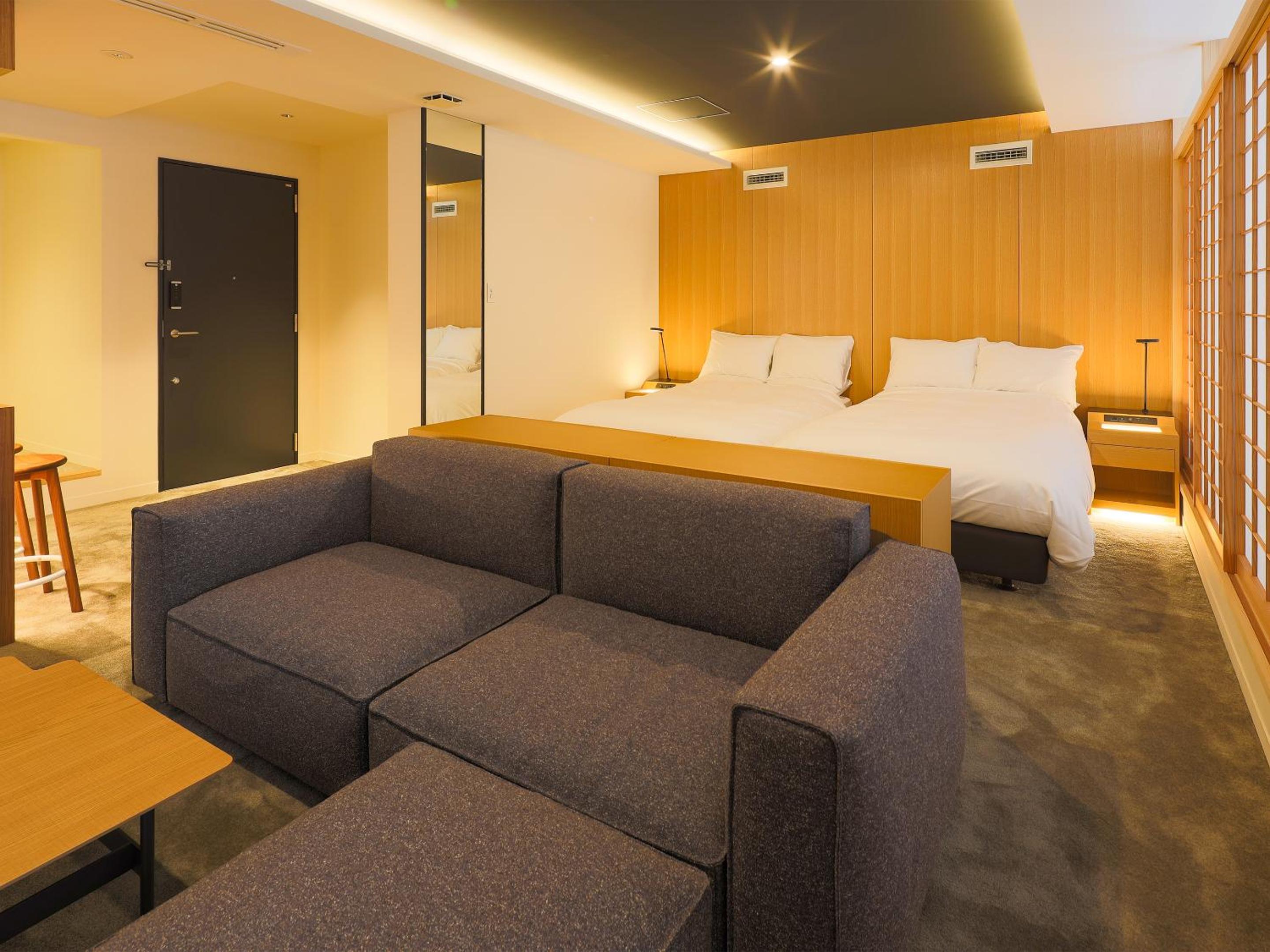 Suite - Photo 10