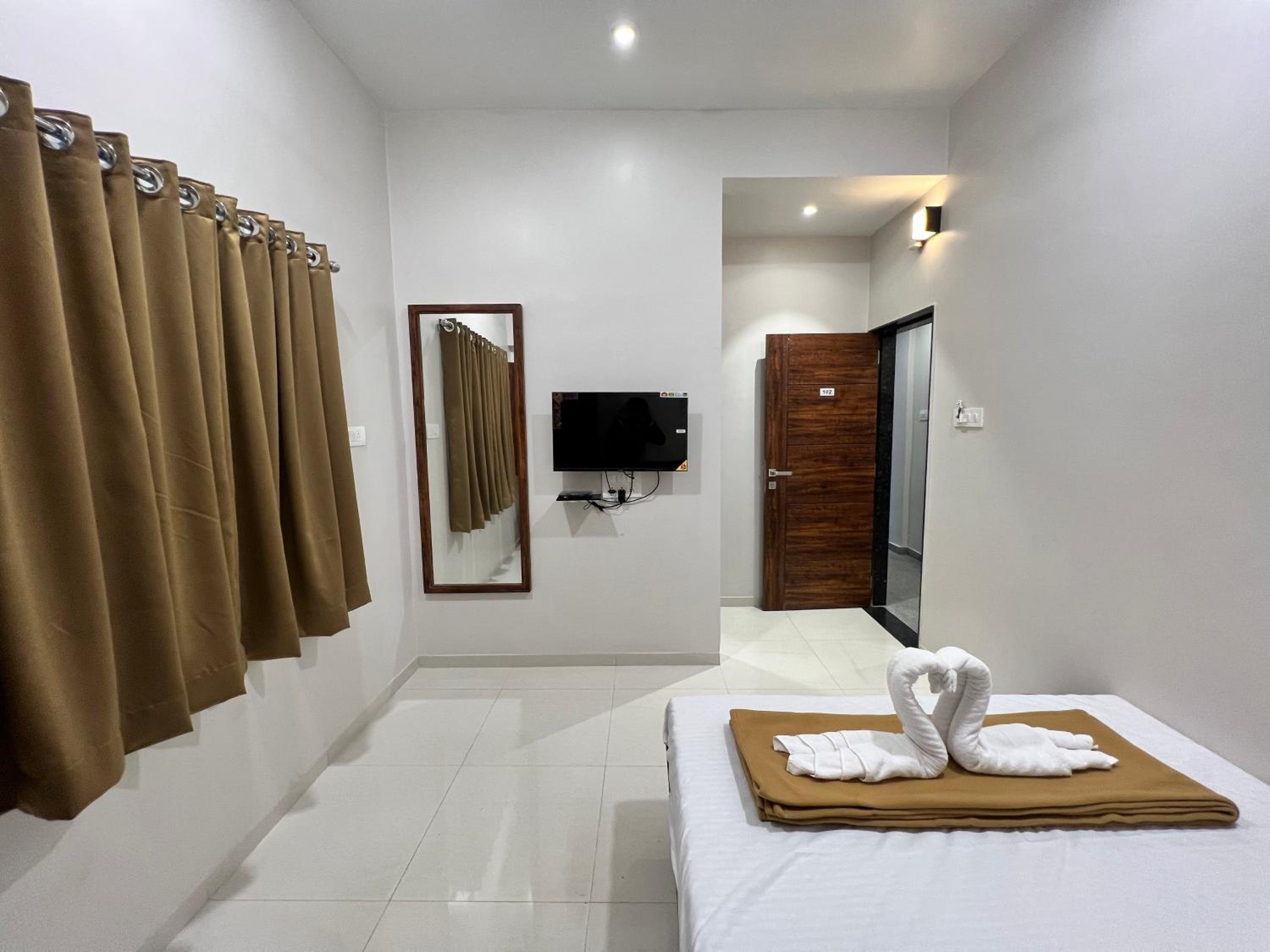 Deluxe Non AC Room