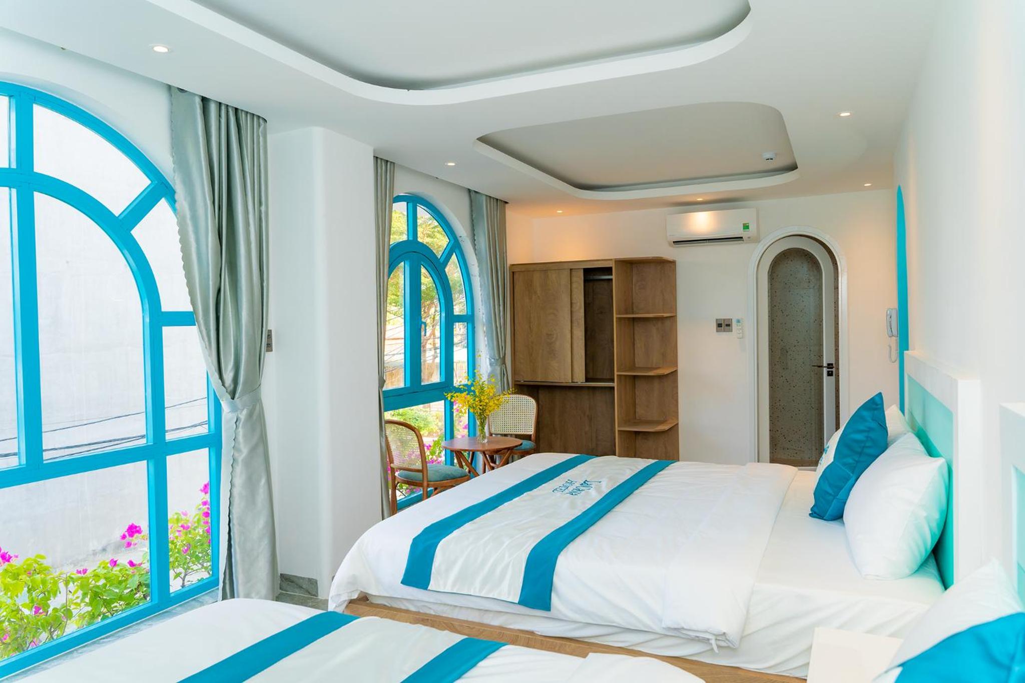 Deluxe Family Room
