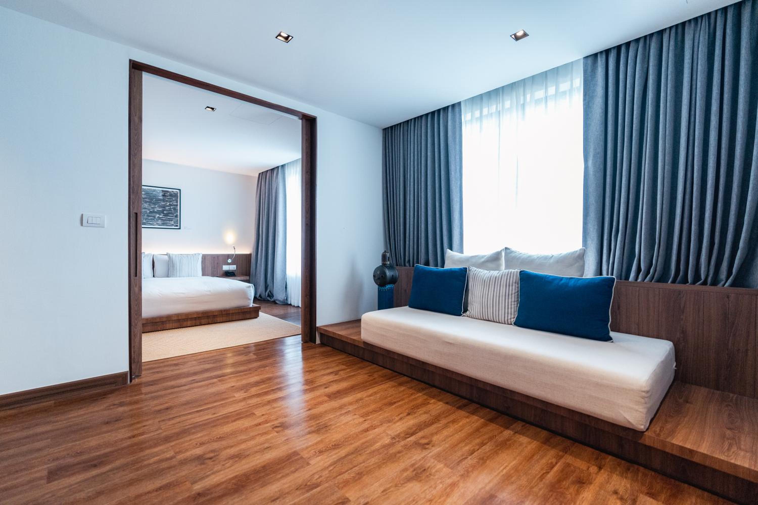 Deluxe Suite - Photo 6