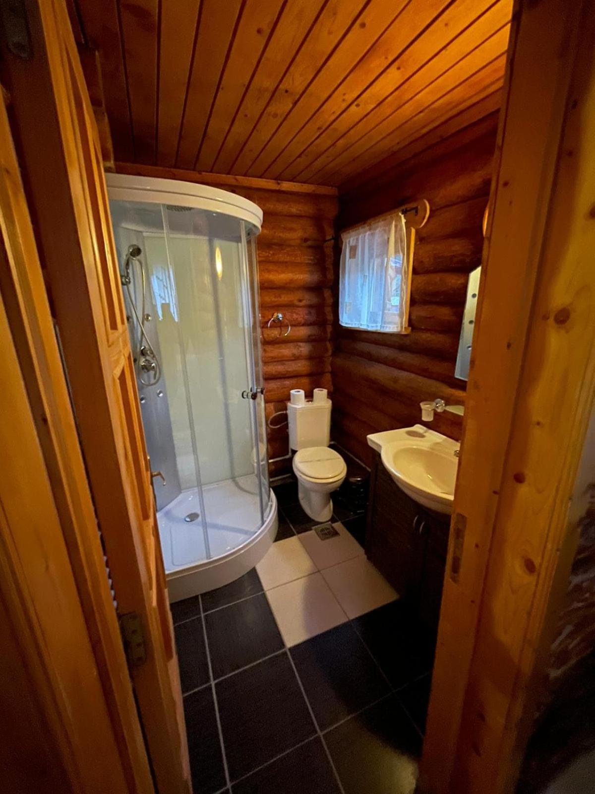 Three-Bedroom House photo 3