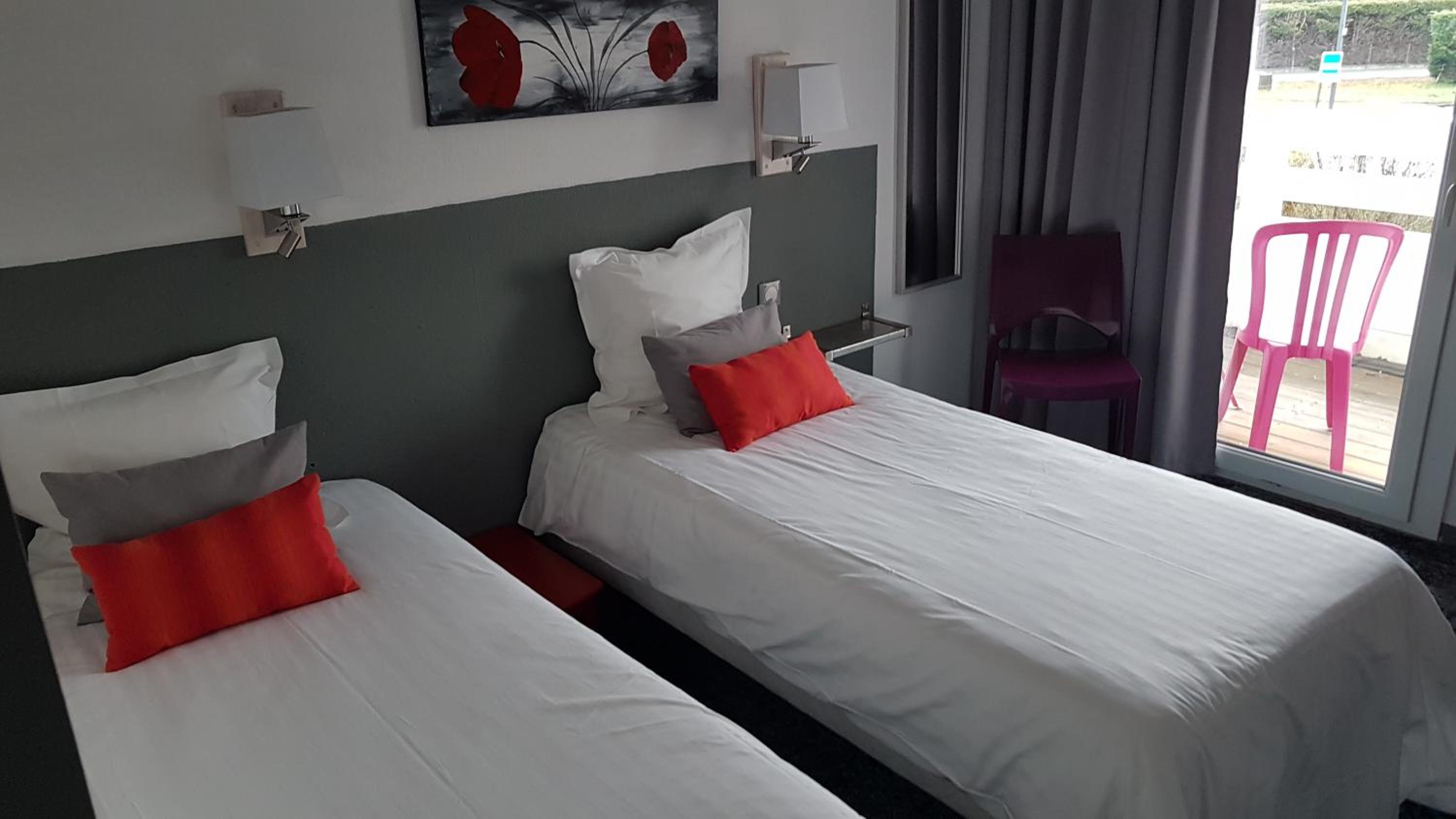 Standard Twin Room