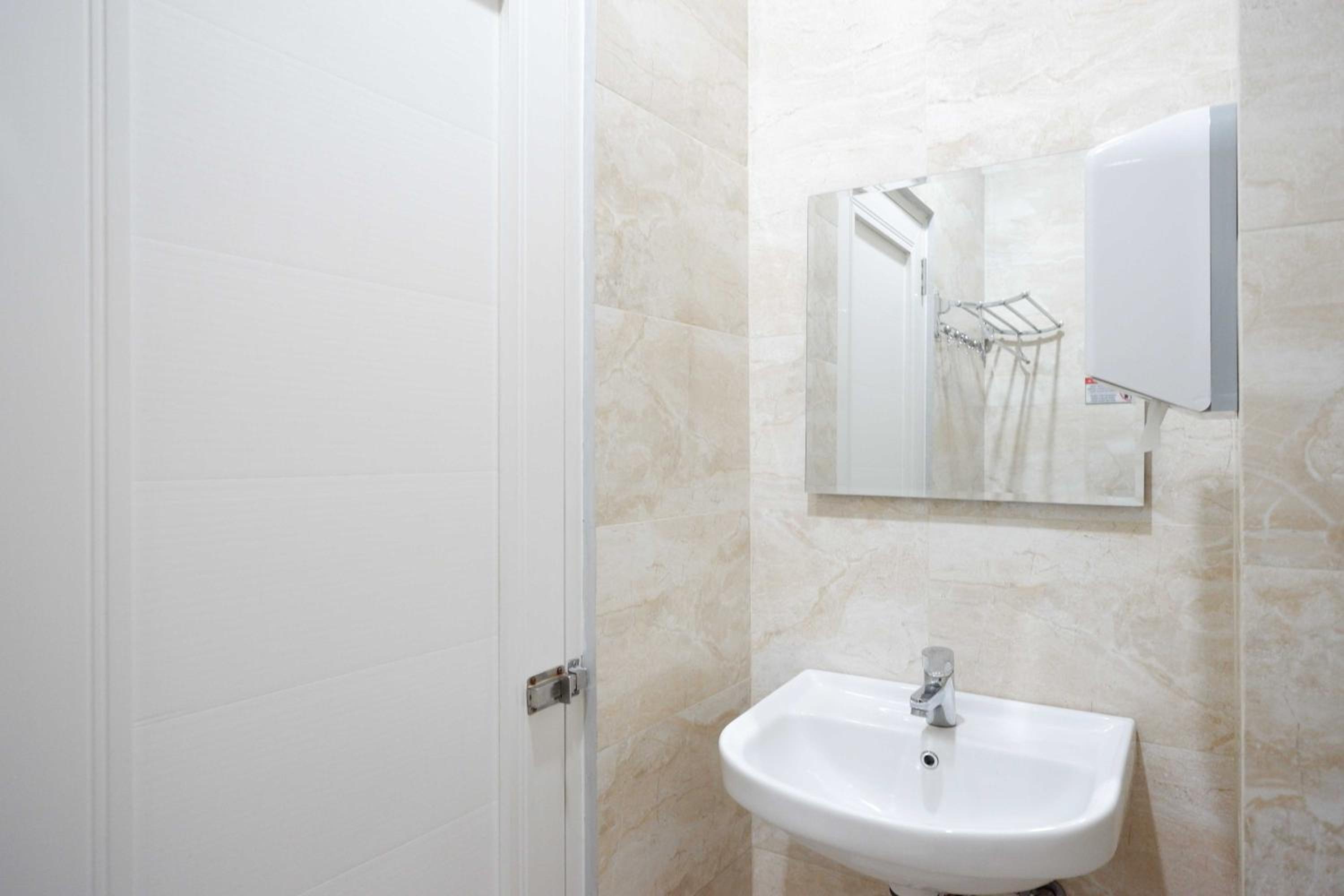 Deluxe Twin Room - Photo 17