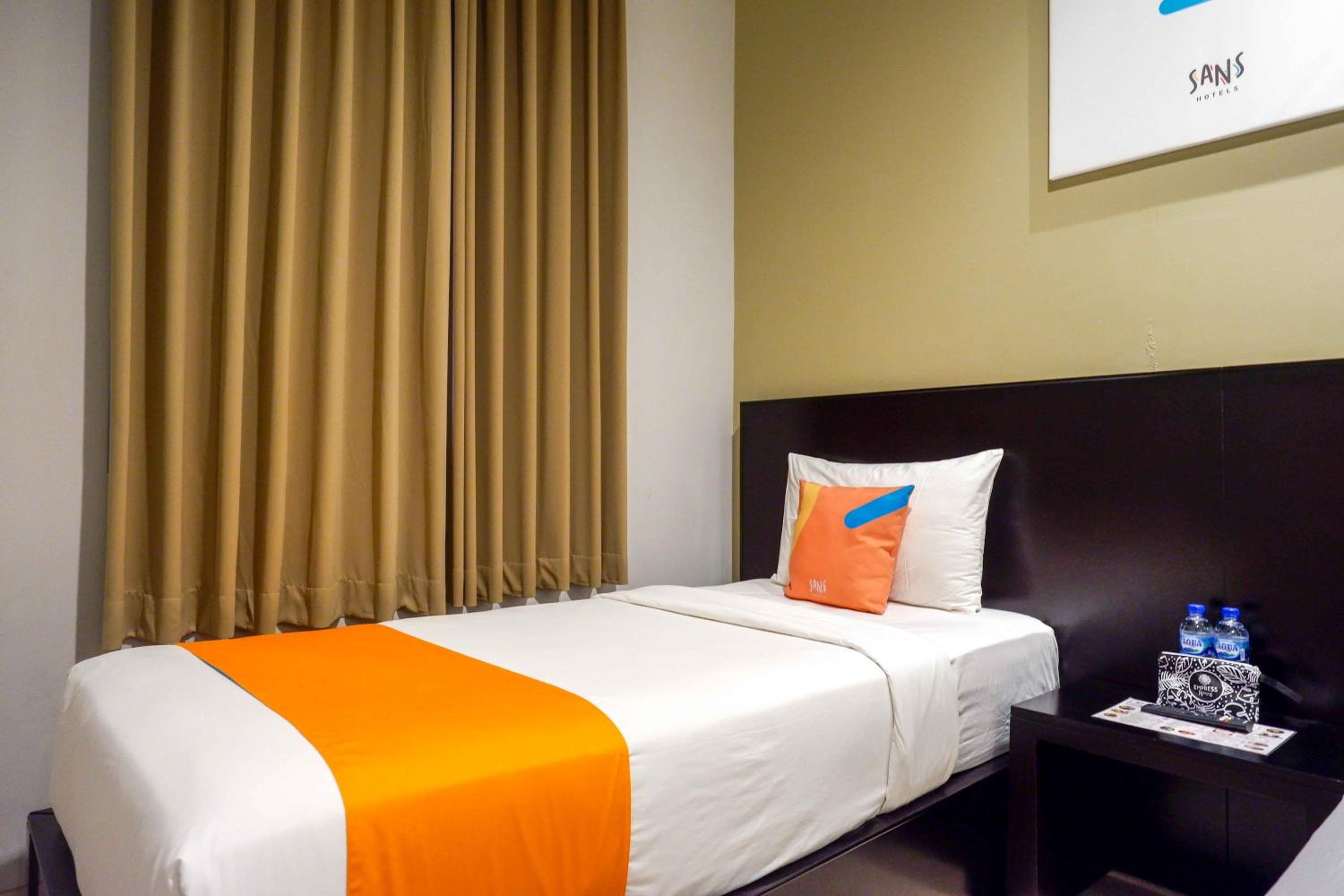 Deluxe Twin Room - Photo 13