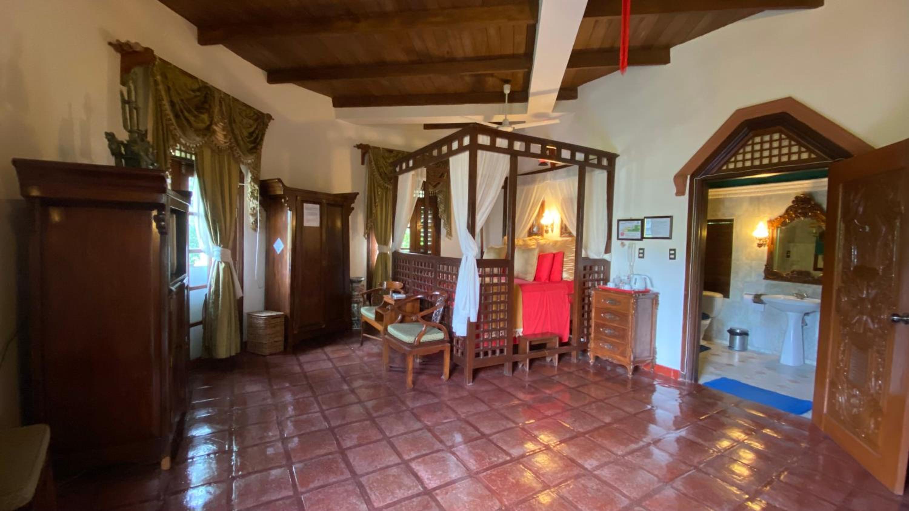 Deluxe Suite - Photo 3