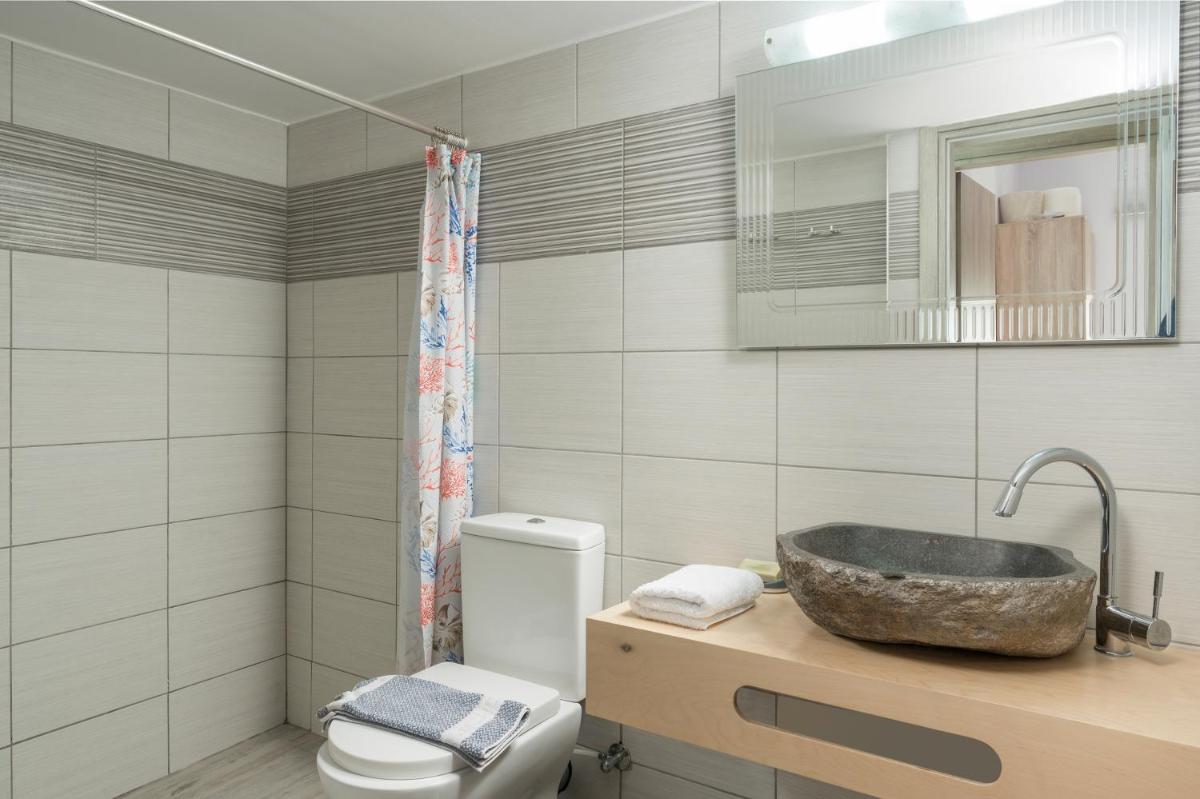 Two-Bedroom House photo 2