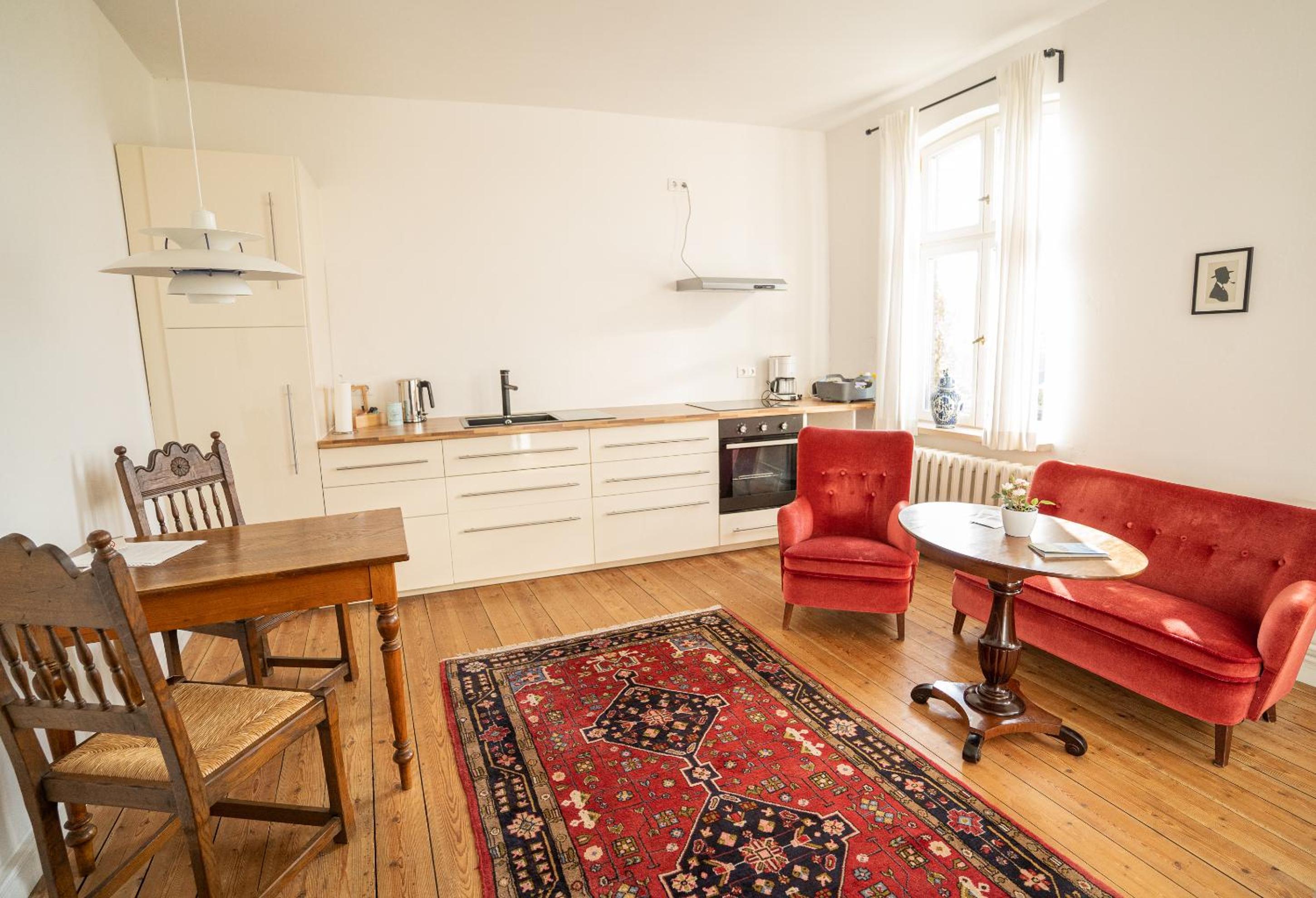 One-Bedroom Apartment - Photo 9