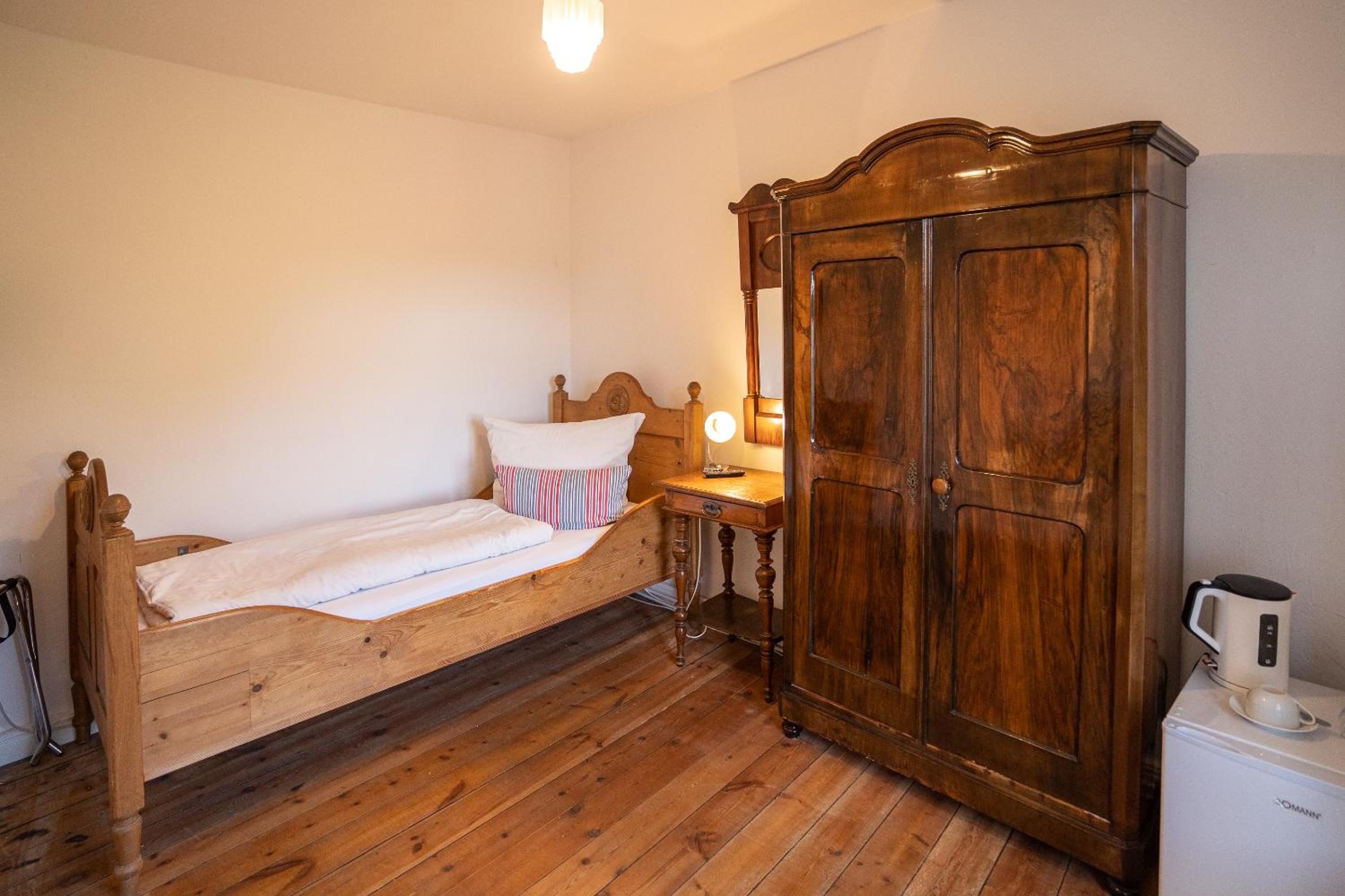 Single Room with Shared Shower and Toilet thumbnail 5