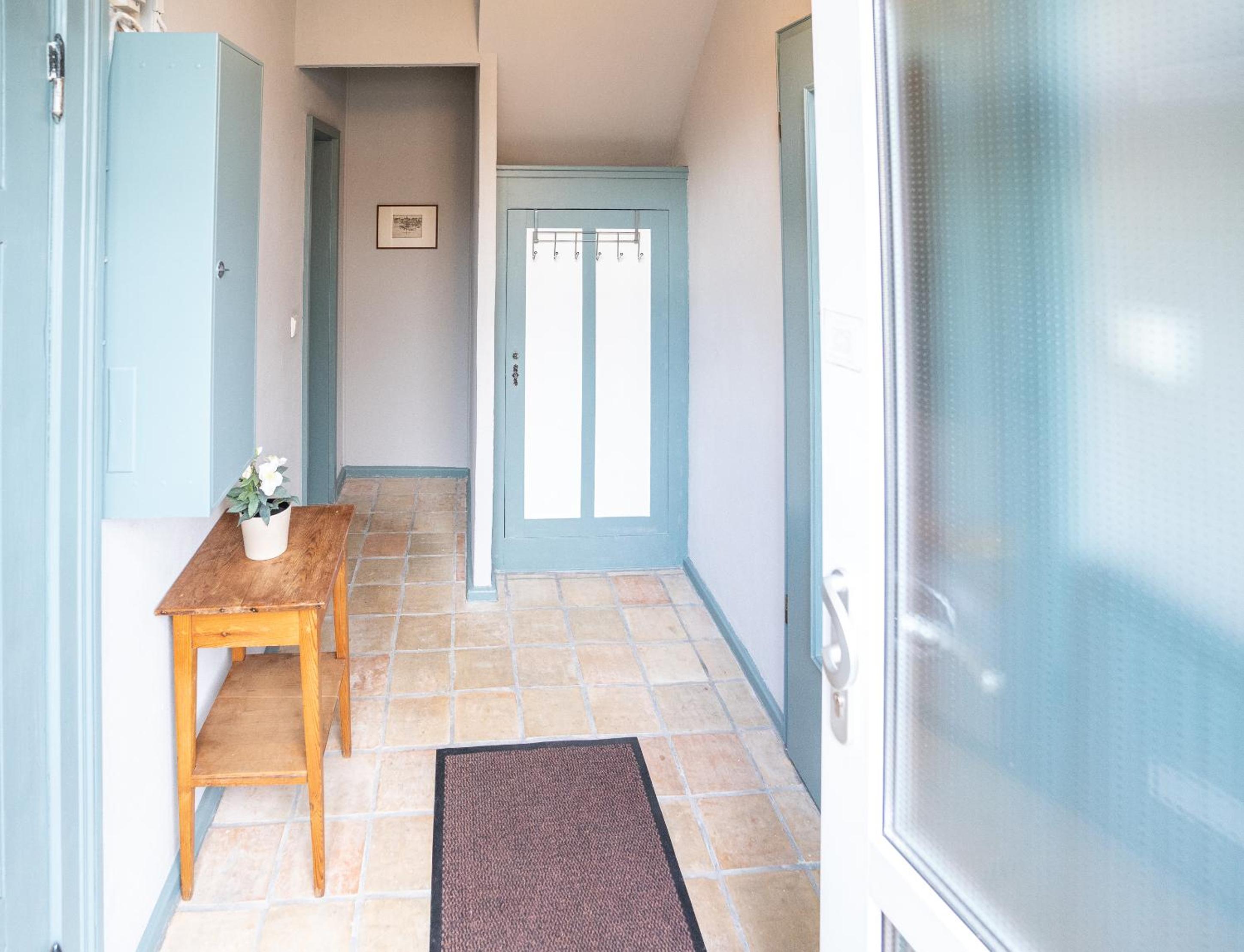 Apartment - Ground Floor thumbnail 6