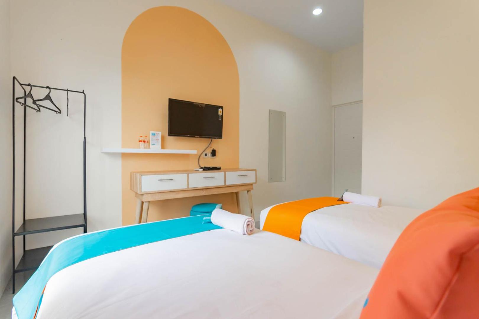 Deluxe Twin Room - Photo 8