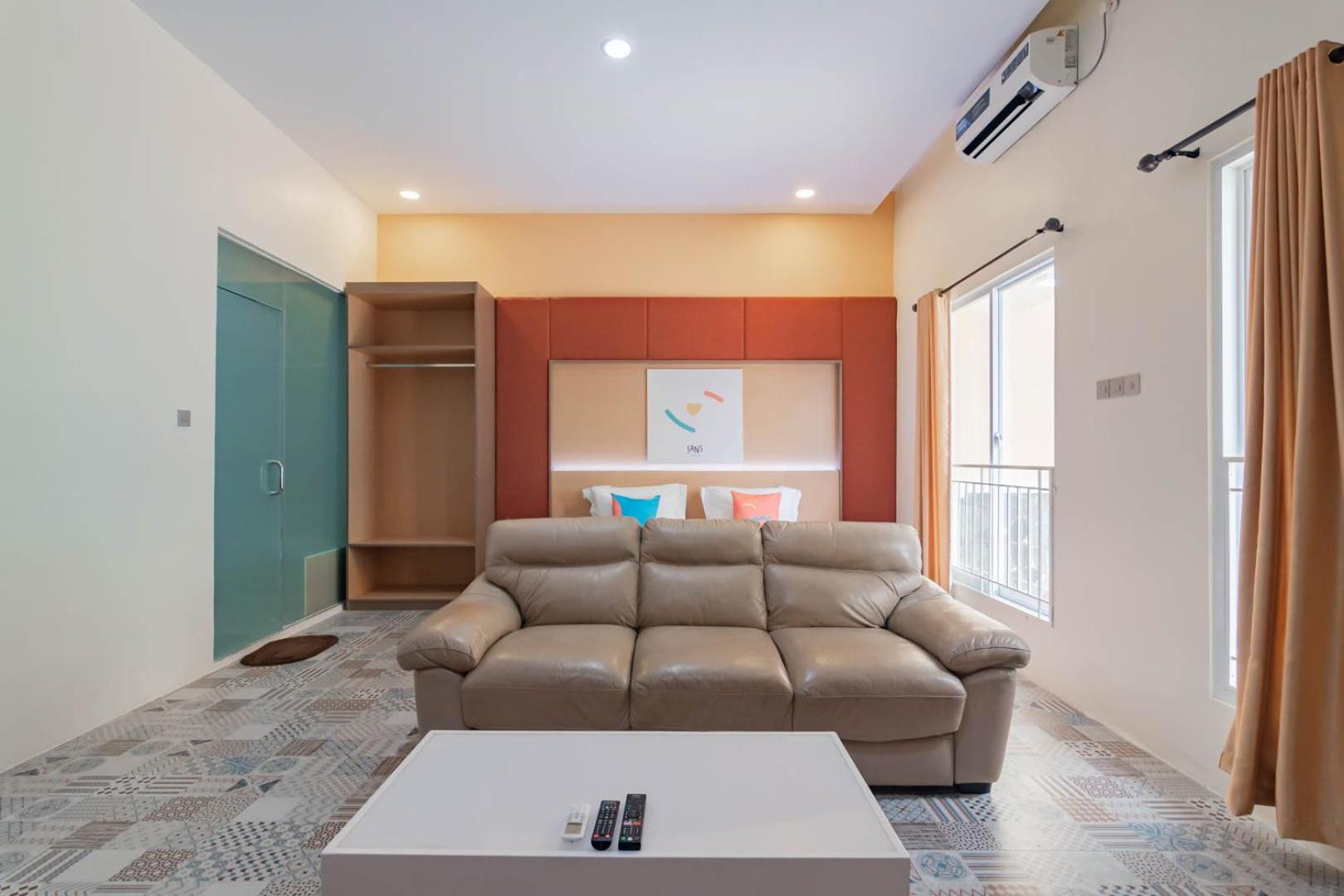 Family Room - Photo 3