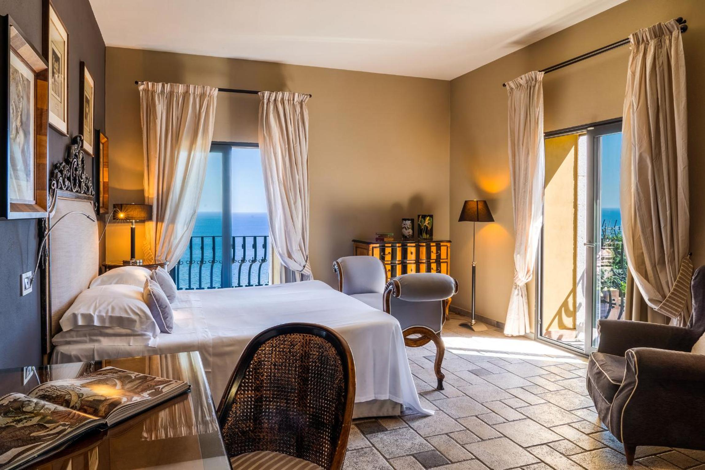 Junior Suite with Sea View - Photo 1