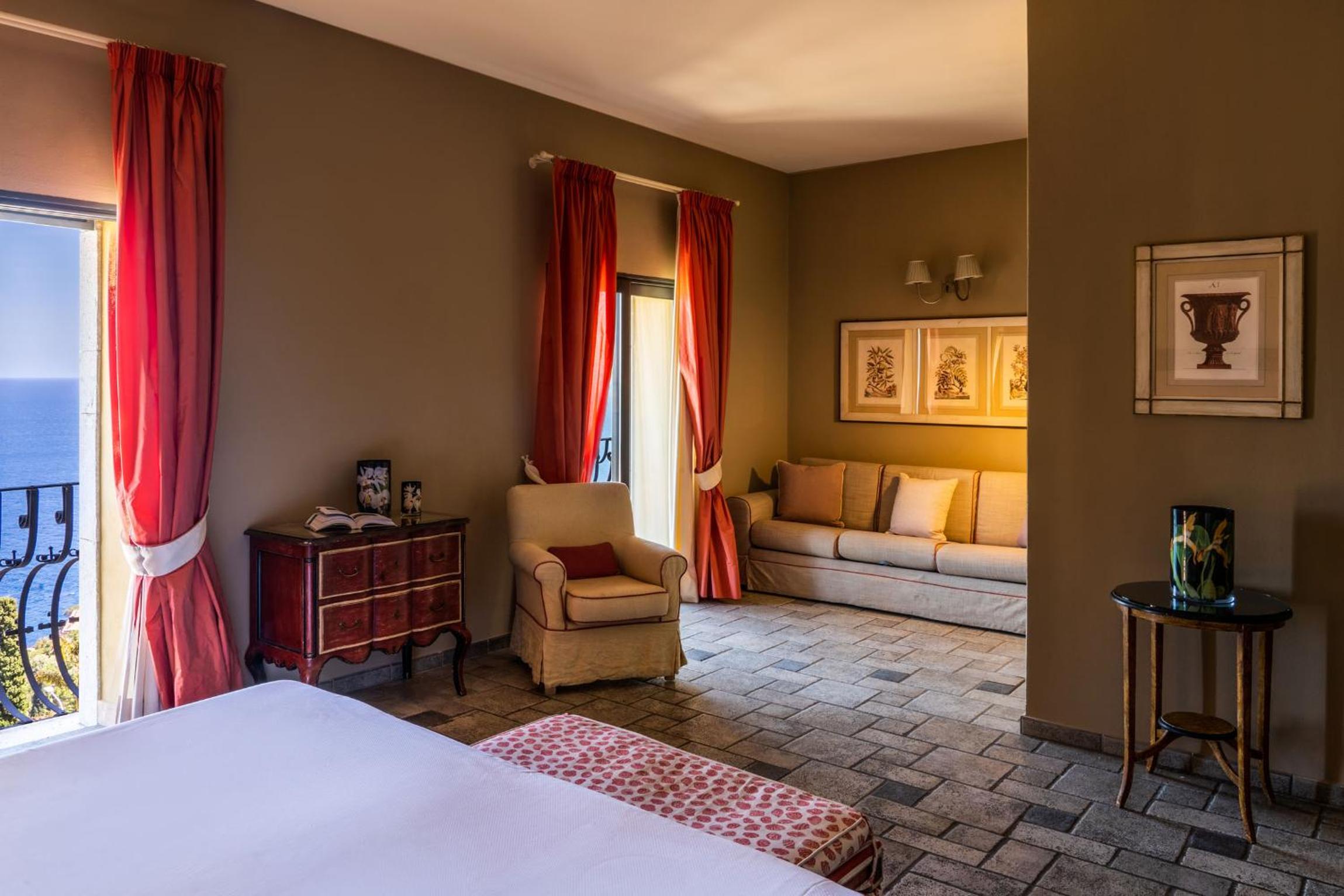 Junior Suite with Sea View - Photo 2