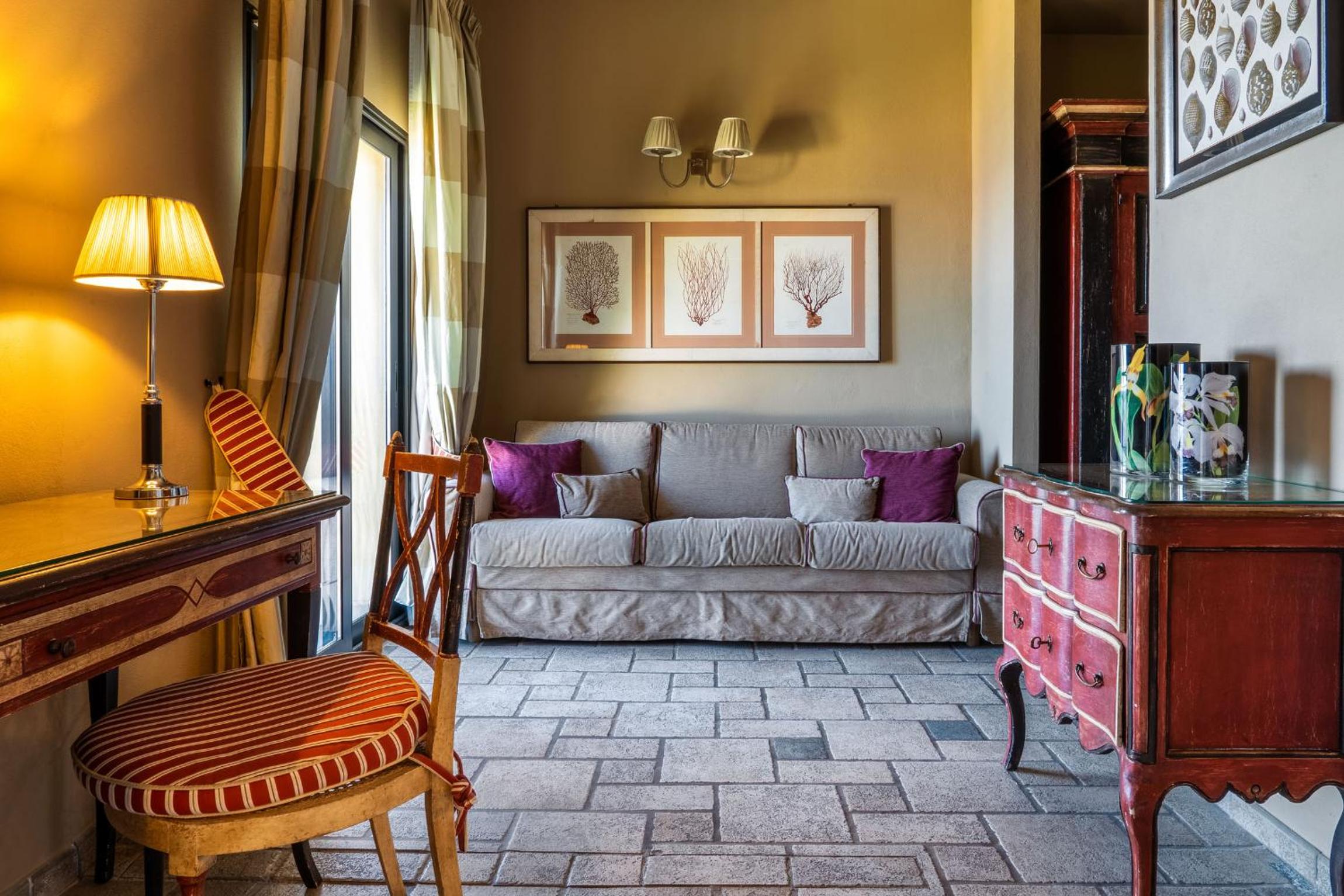 Junior Suite with Sea View - Photo 3