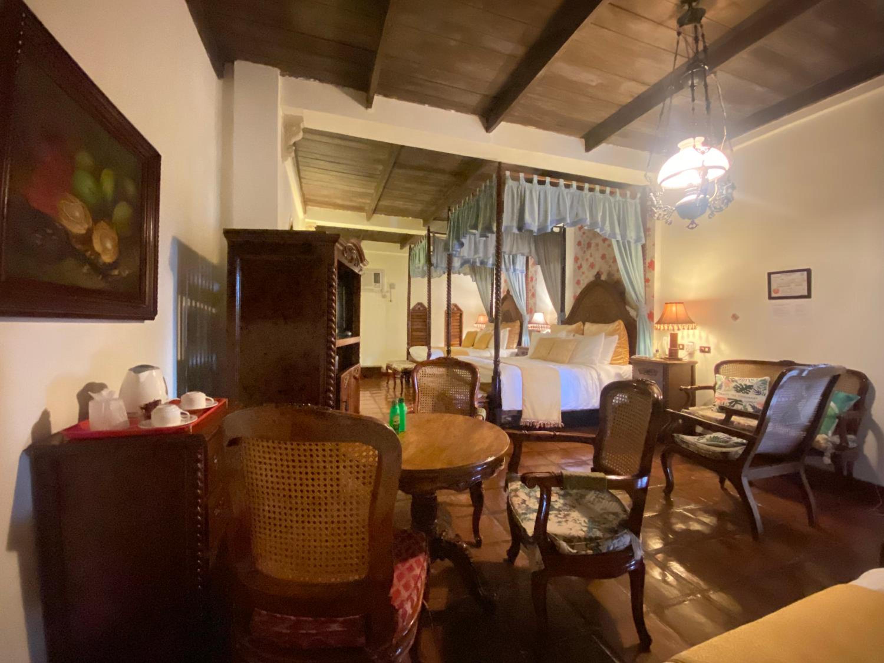 Family Room - Photo 2