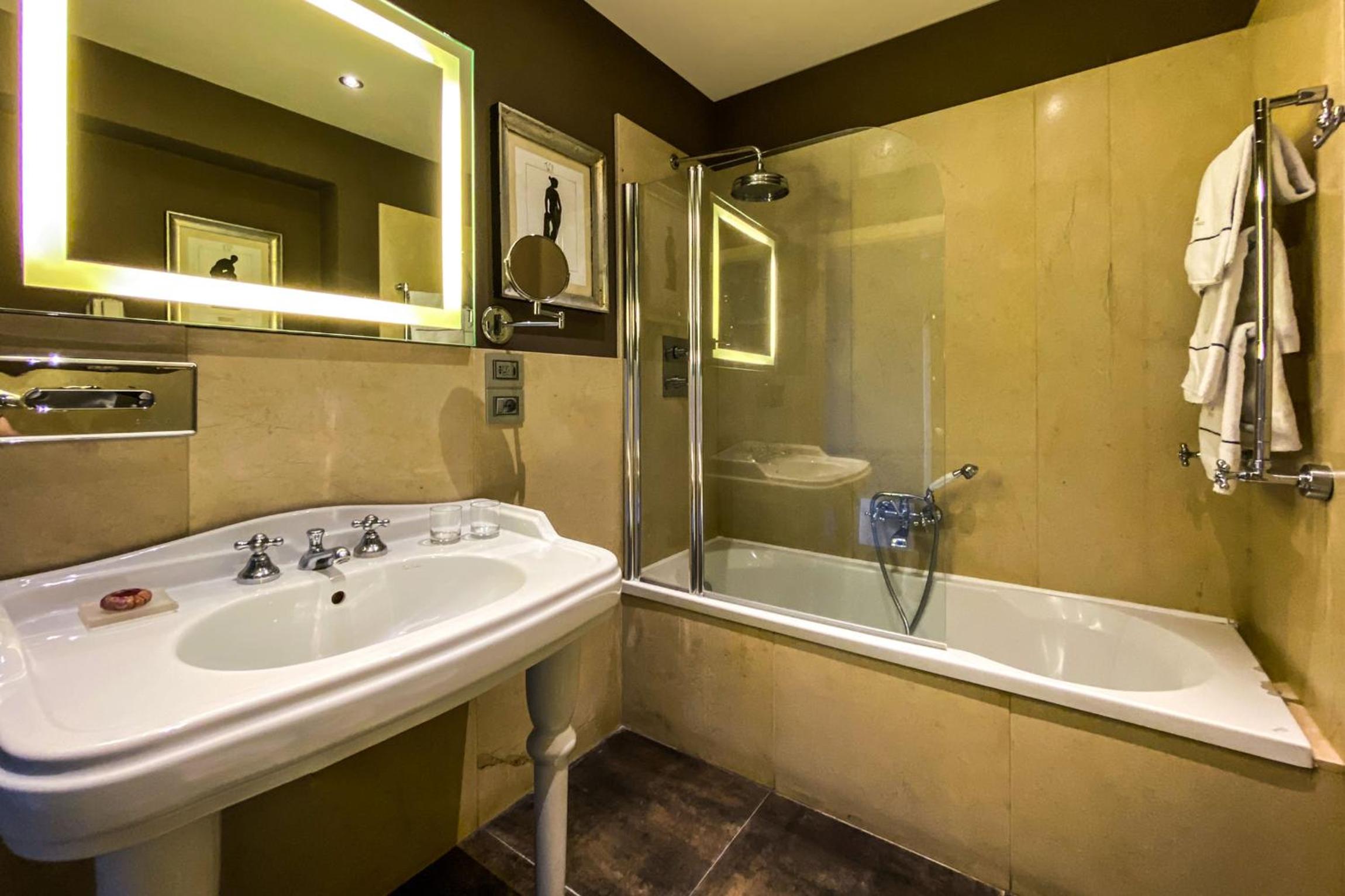 Junior Suite with Sea View - Photo 5
