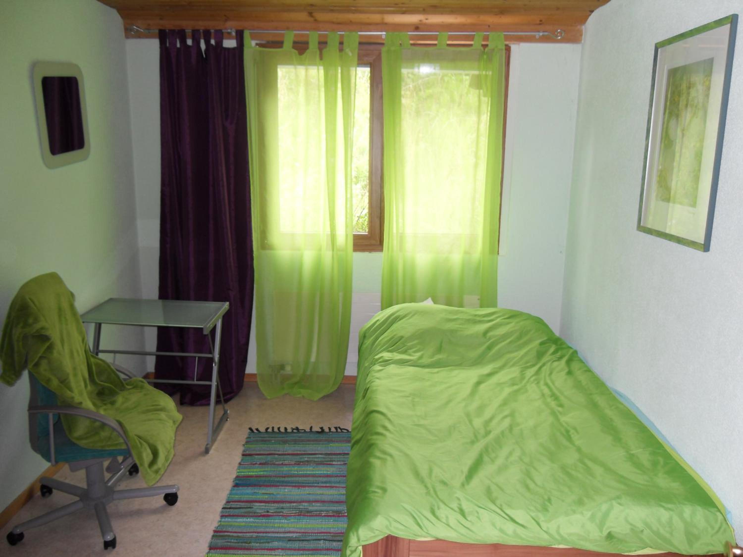 Single Room with Shared Bathroom photo 2
