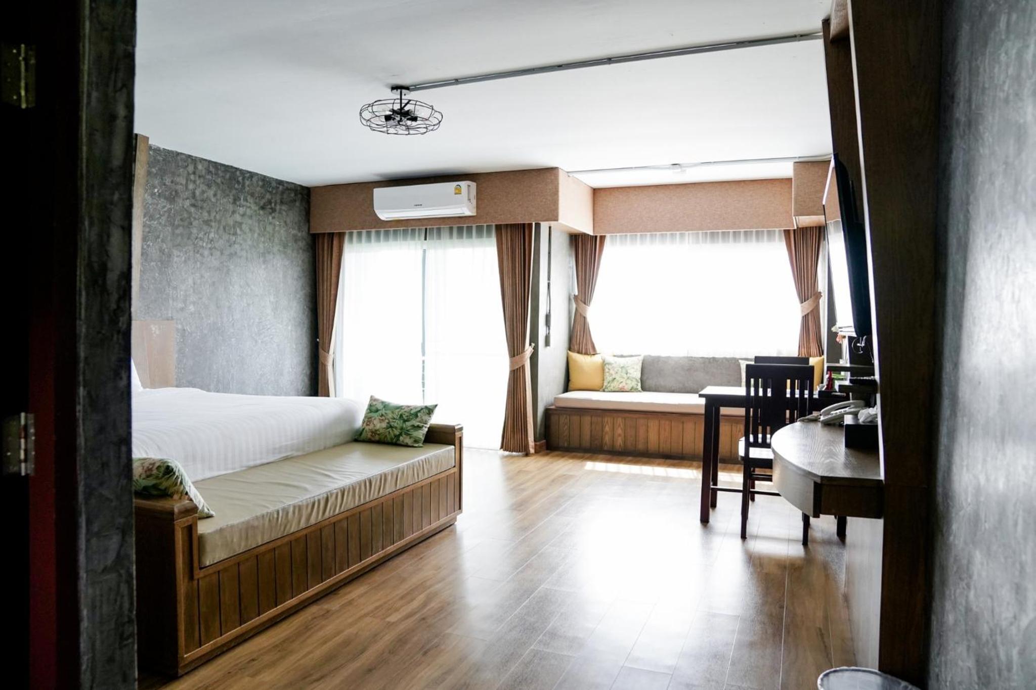 Standard King Room - Photo 2