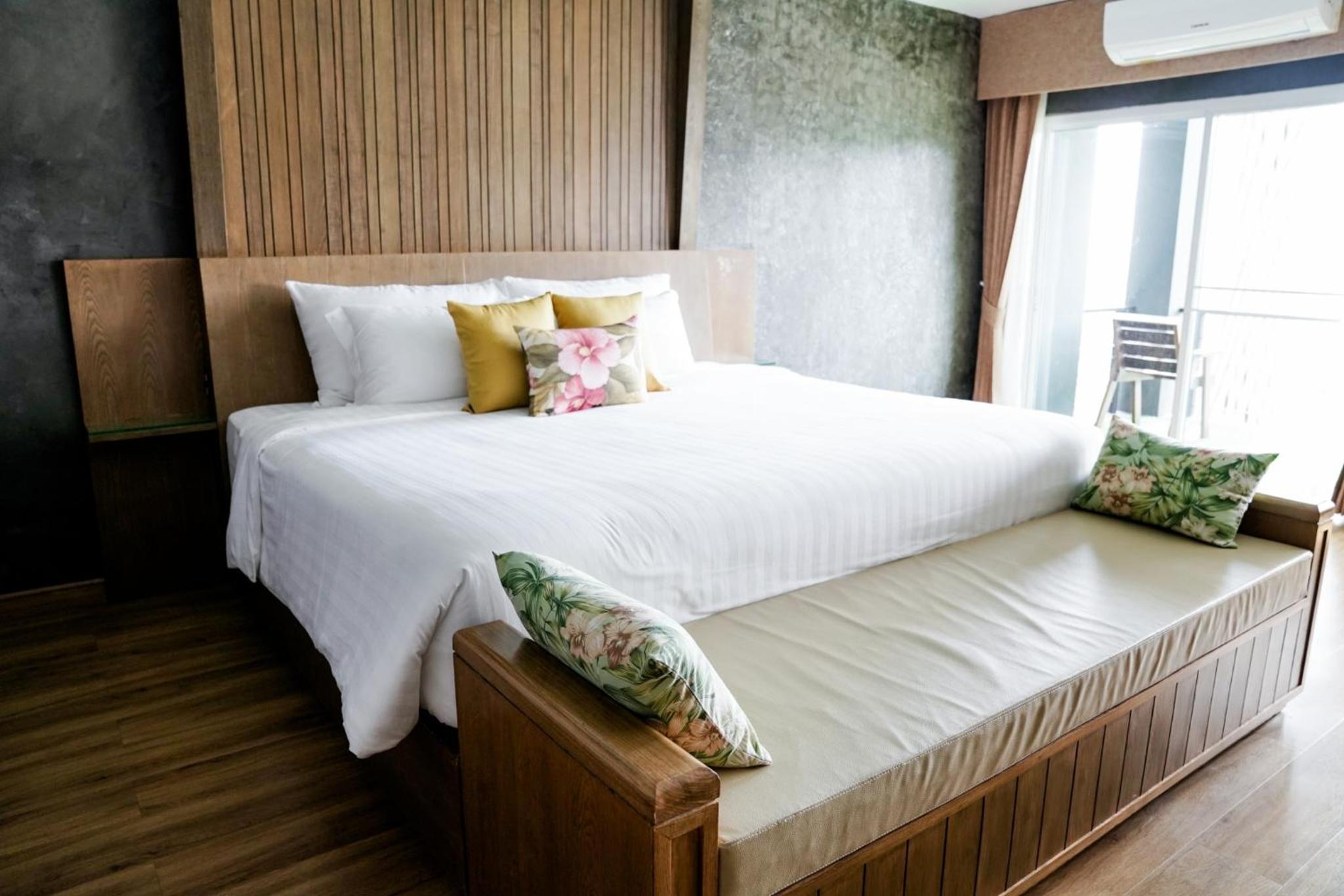 Standard King Room - Photo 3