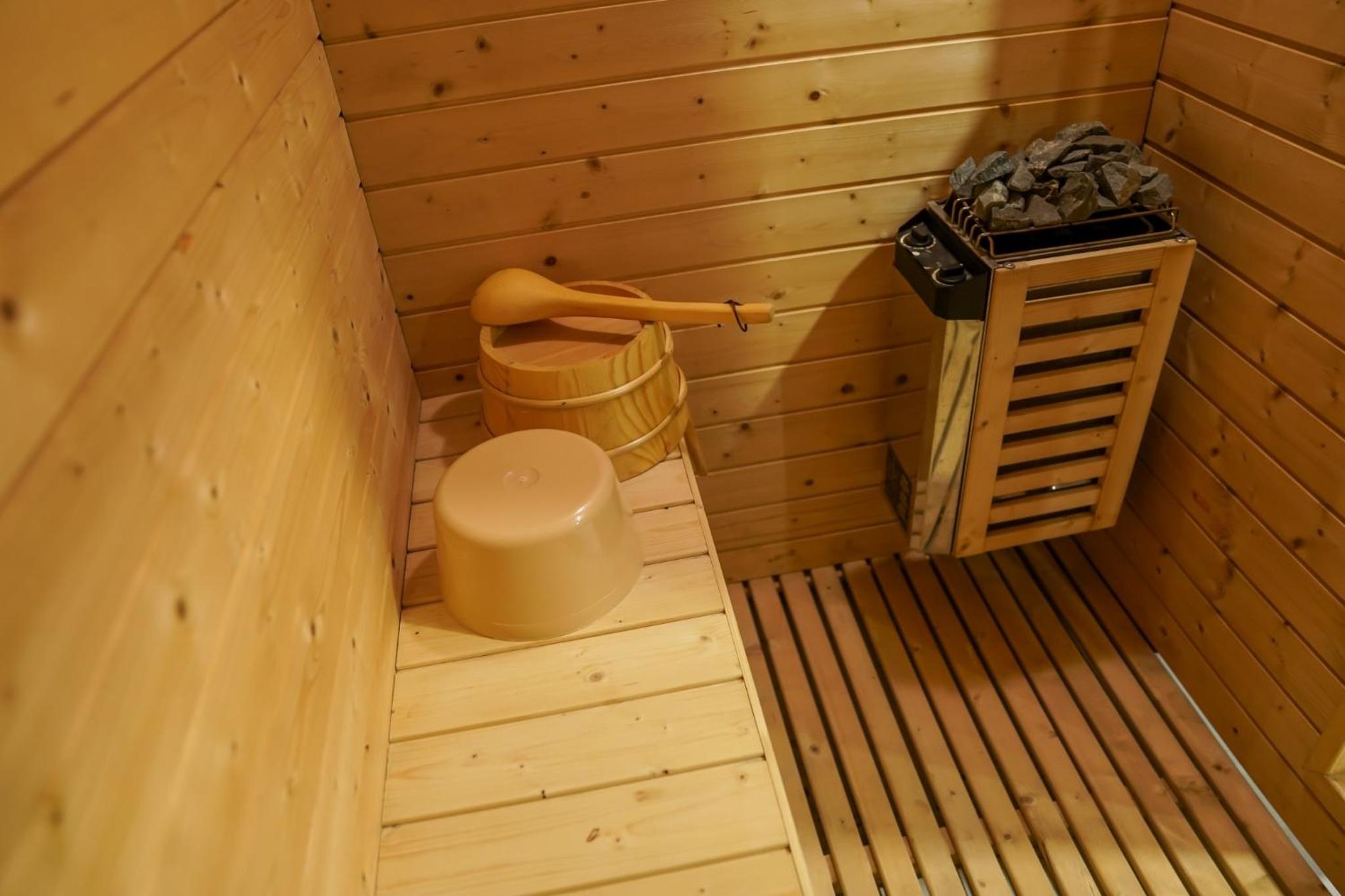 Executive Suite - Photo 4