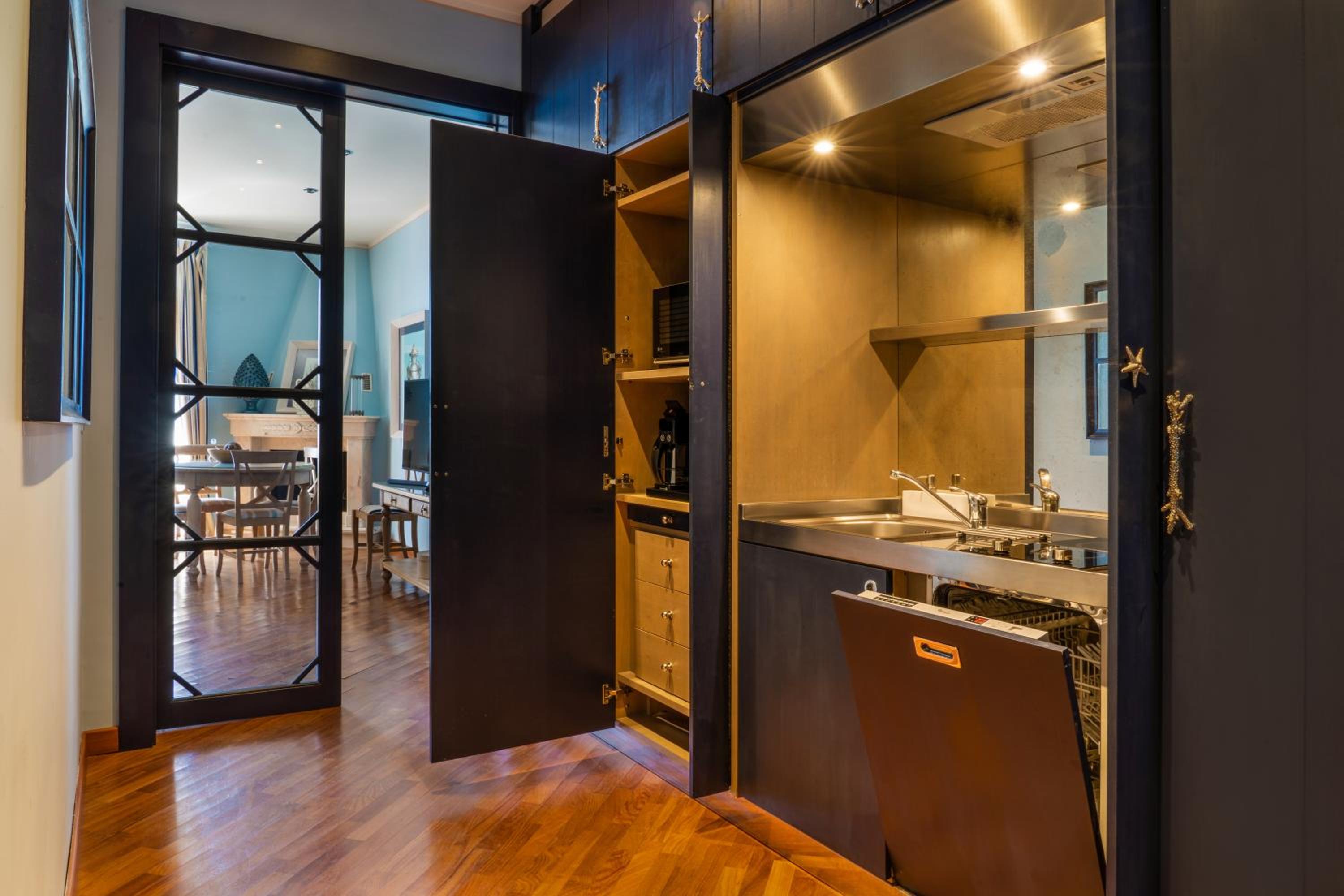 One-Bedroom Apartment - Annex photo 3